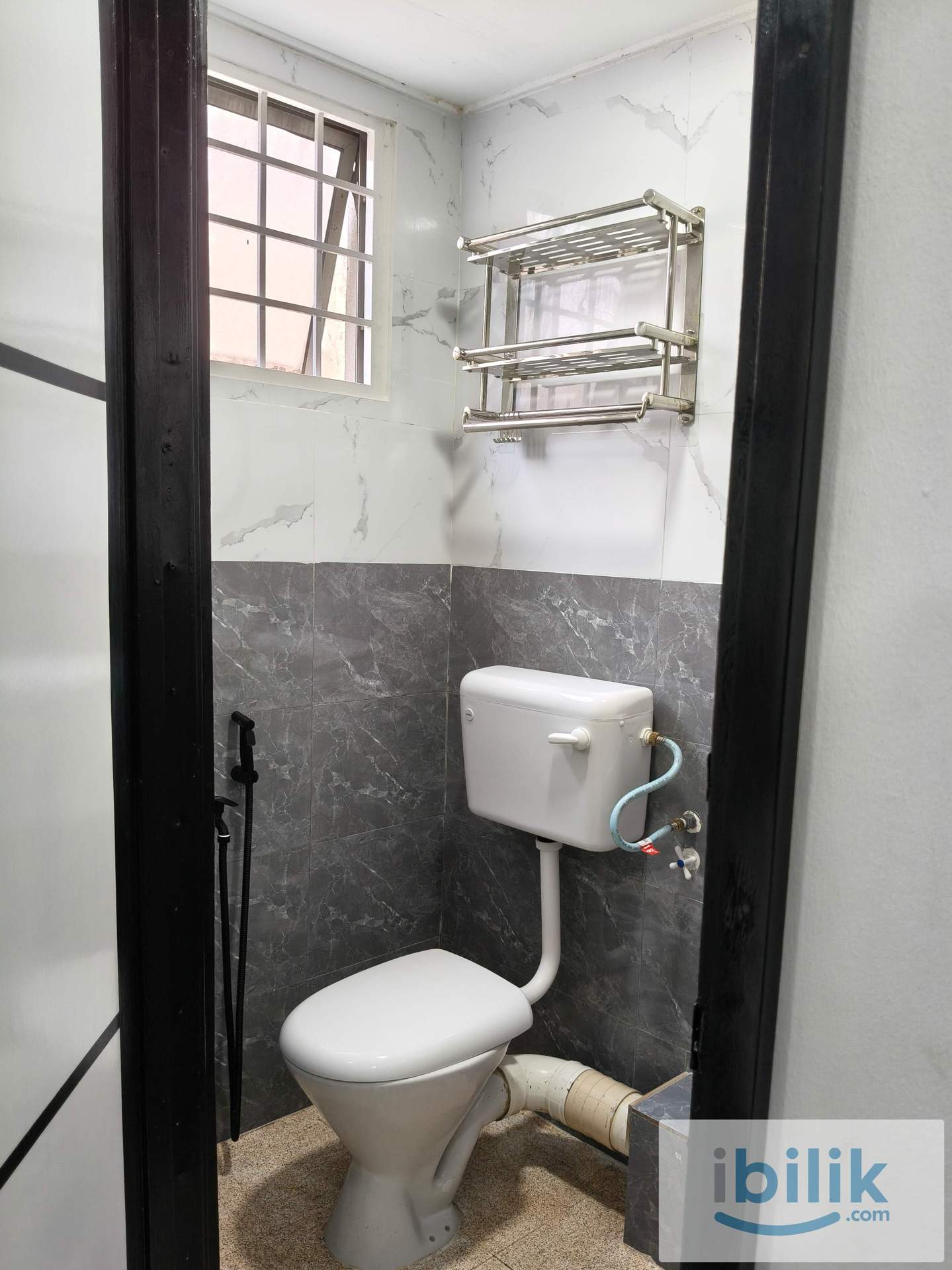 Modern Classic Middle Room with AC at Damansara Damai | 2 Min to MRT/Econsave | - Image 6