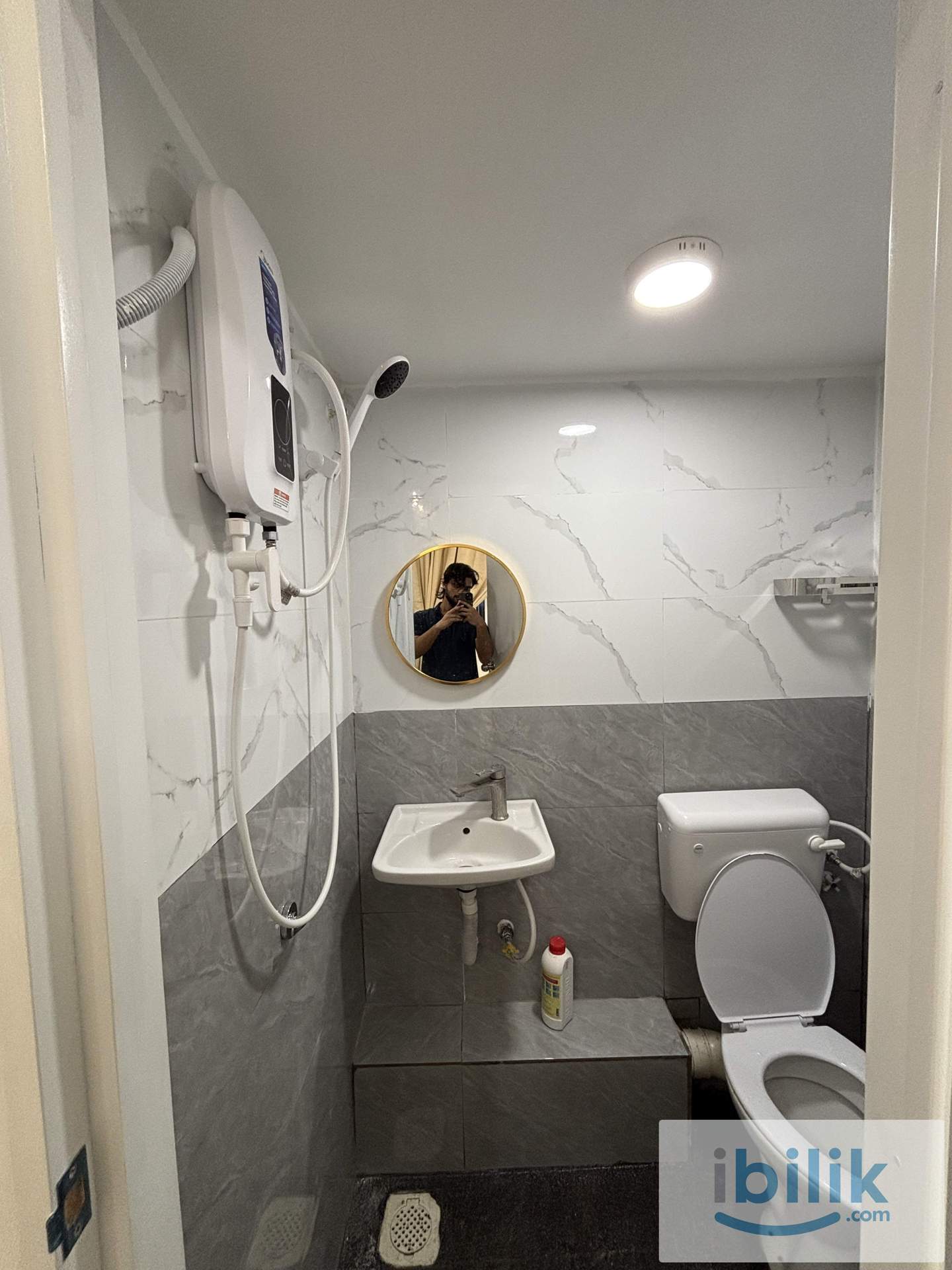Luxury Middle Room with Aircon at Damansara Damai | 2 min to MRT/Econsave - Image 10