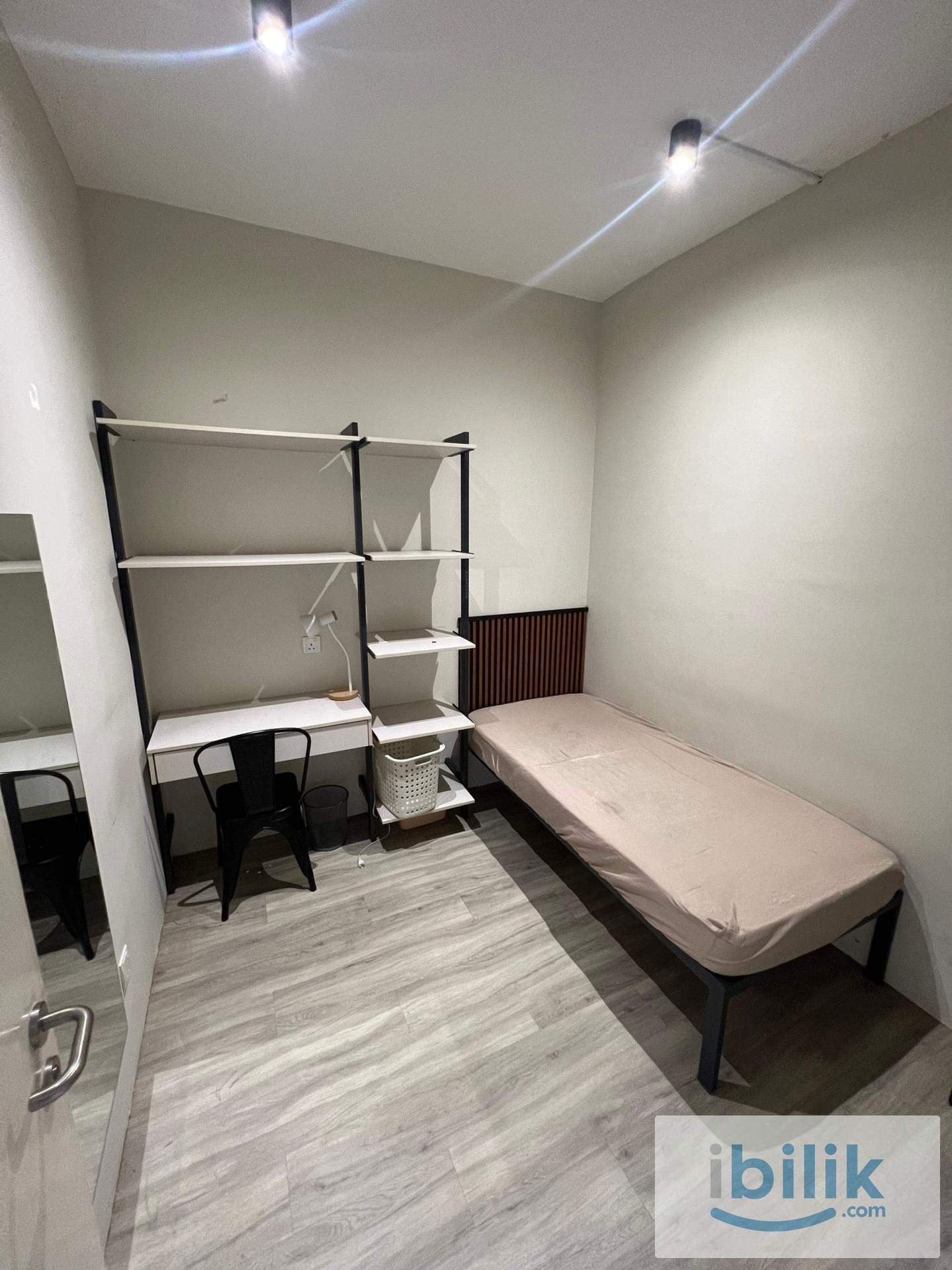 MAINPLACE MALL WALKING 🚶‍♀️ FEMALE UNIT HAVE 🔥 ZERO DEPOSIT  - Image 1
