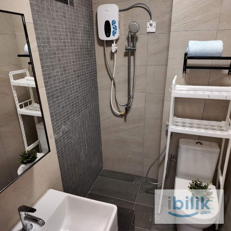 Master Room For Rent at D Seven Residences - Image 4
