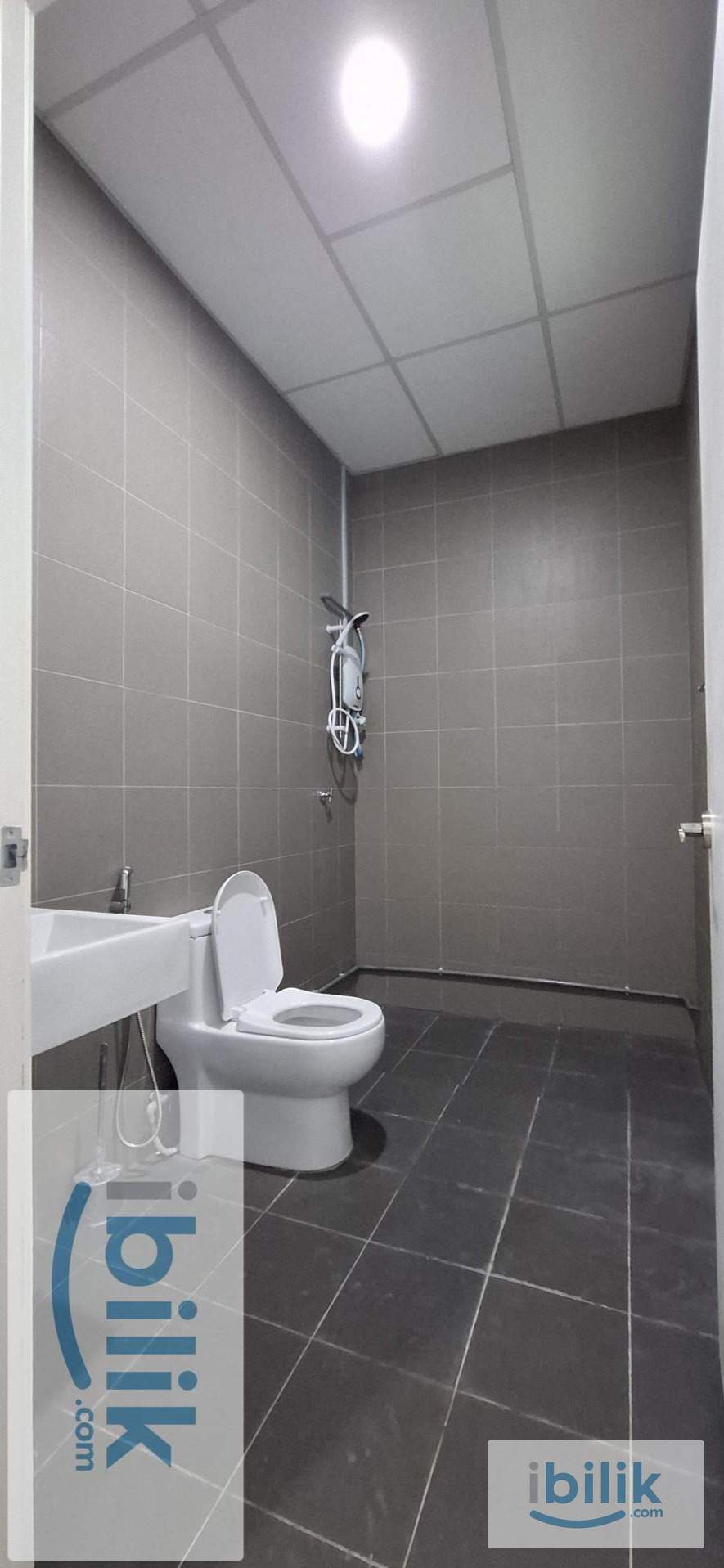 ‼️MASTEROOM PRIVATE TOILET ‼️ | 3 MINS TO BUS STOP 🚏 | NEAR TO MID VALLEY 🛍️ - Image 3