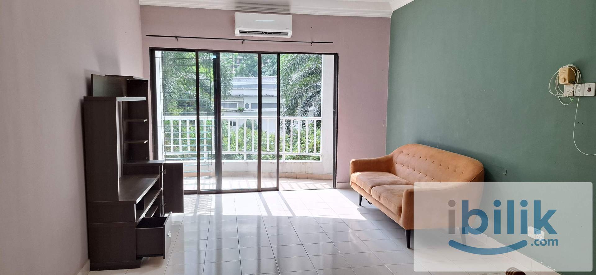 COZY MEDIUM ROOM | 3 MINS TO BUS STOP 🚏 | NEAR TO MID VALLEY 🛍️ - Image 1