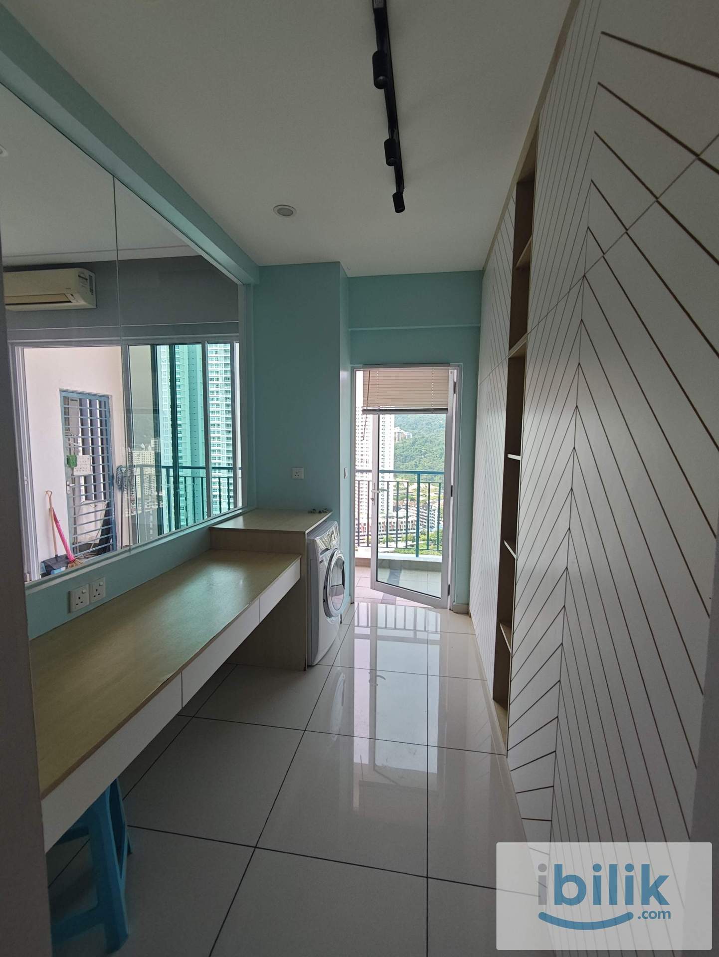 [Owner Listing] Imperial Residences| 3BR | Designer Built-ins & View   - Image 8