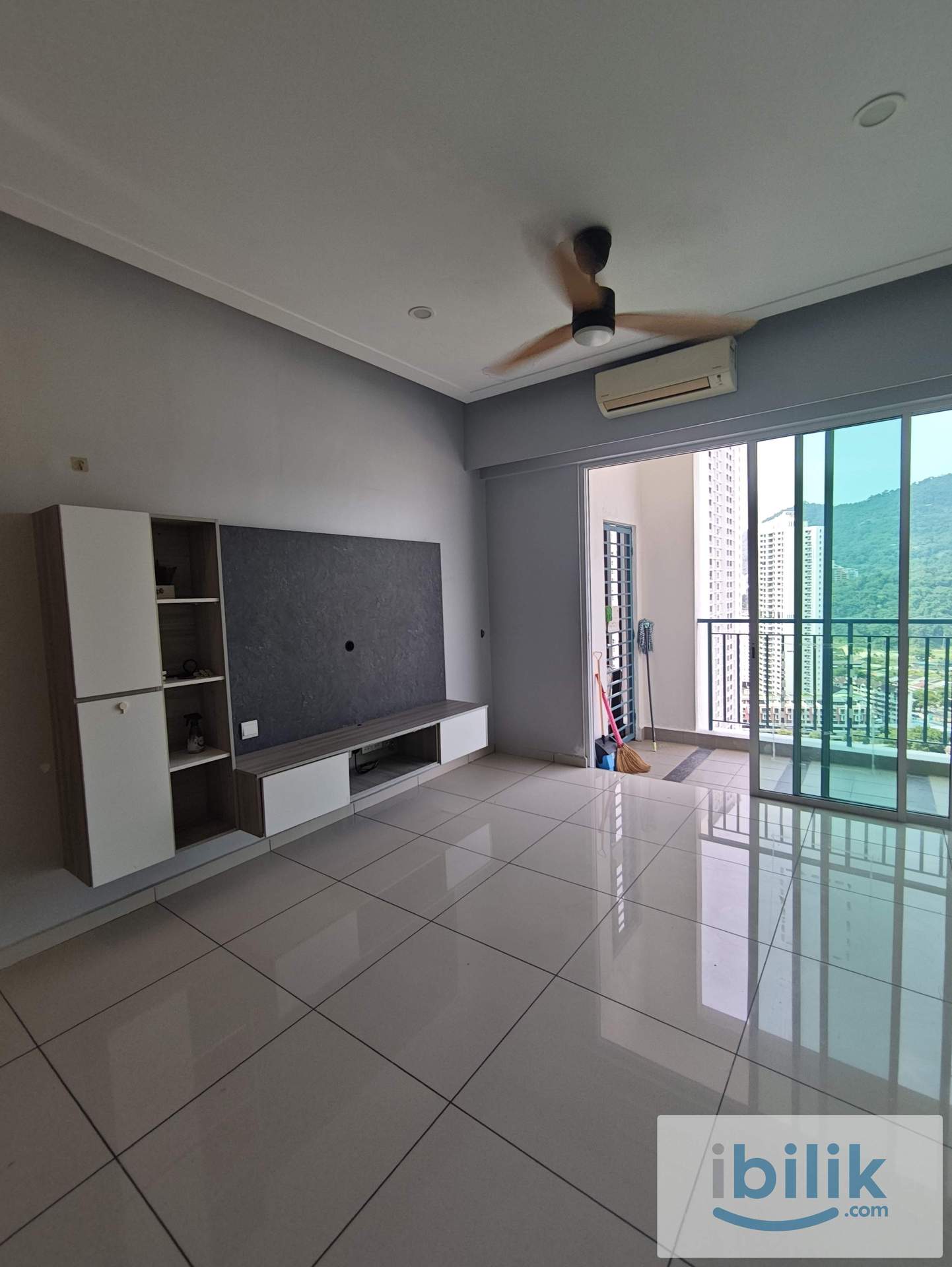 [Owner Listing] Imperial Residences| 3BR | Designer Built-ins & View   - Image 7