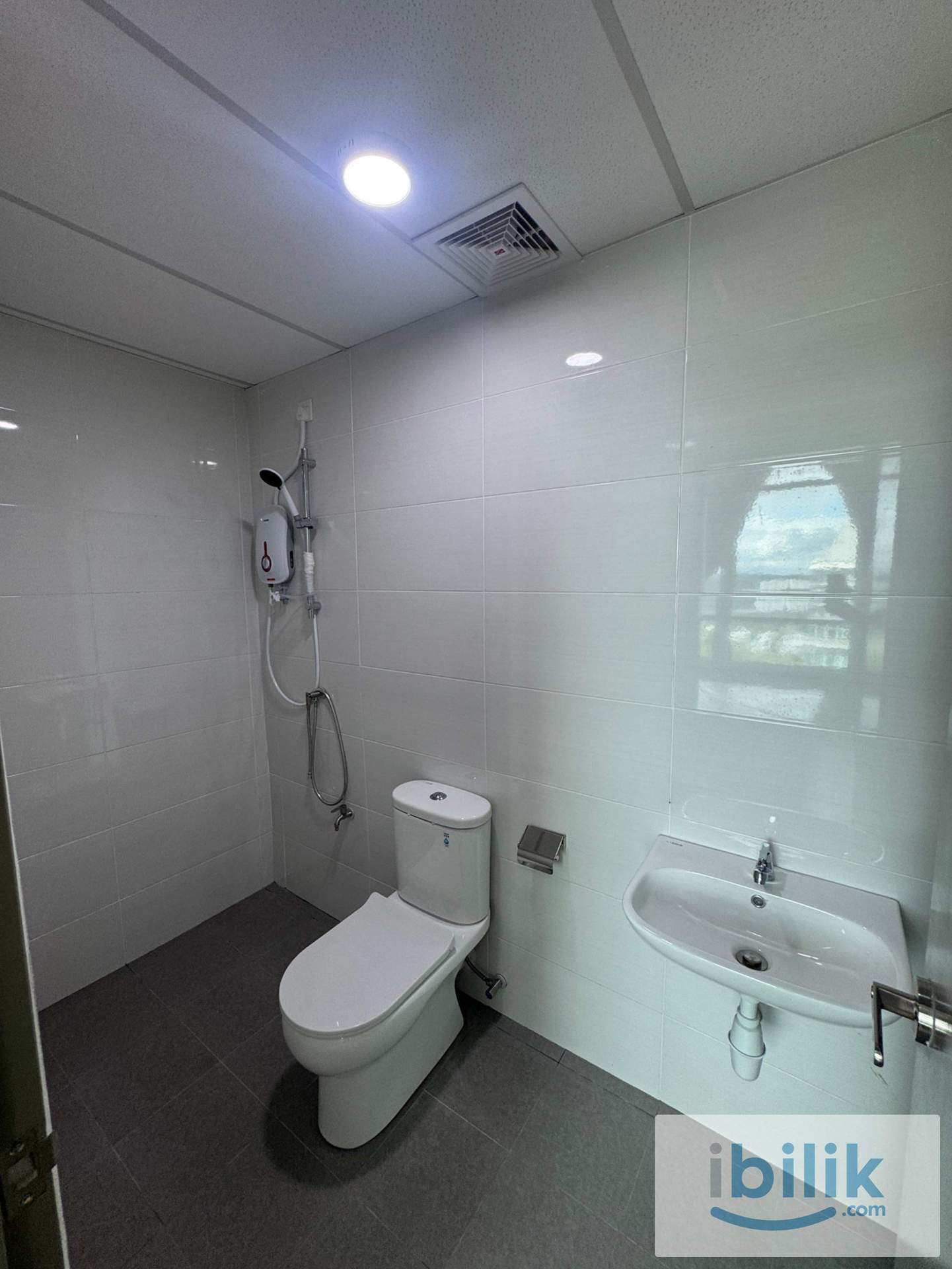 🏡Sabah bilik sewa dekat kota Kinabalu UMS -@@ NEW ROOM ❤️dan mix unit❤️ 🚗Urgent move in now - Image 3