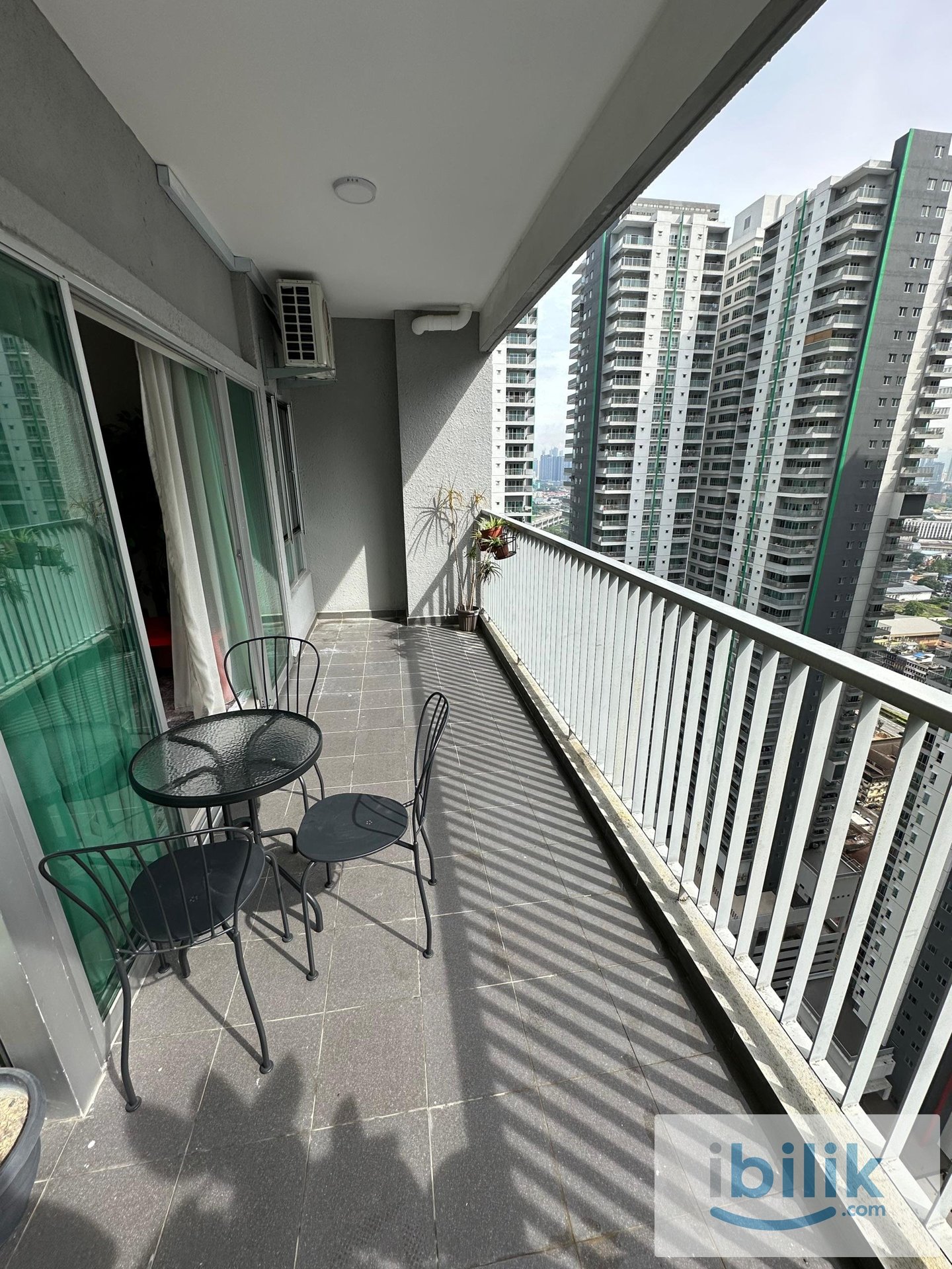 Affordable single room with private bathroom at KL city centre - Image 9