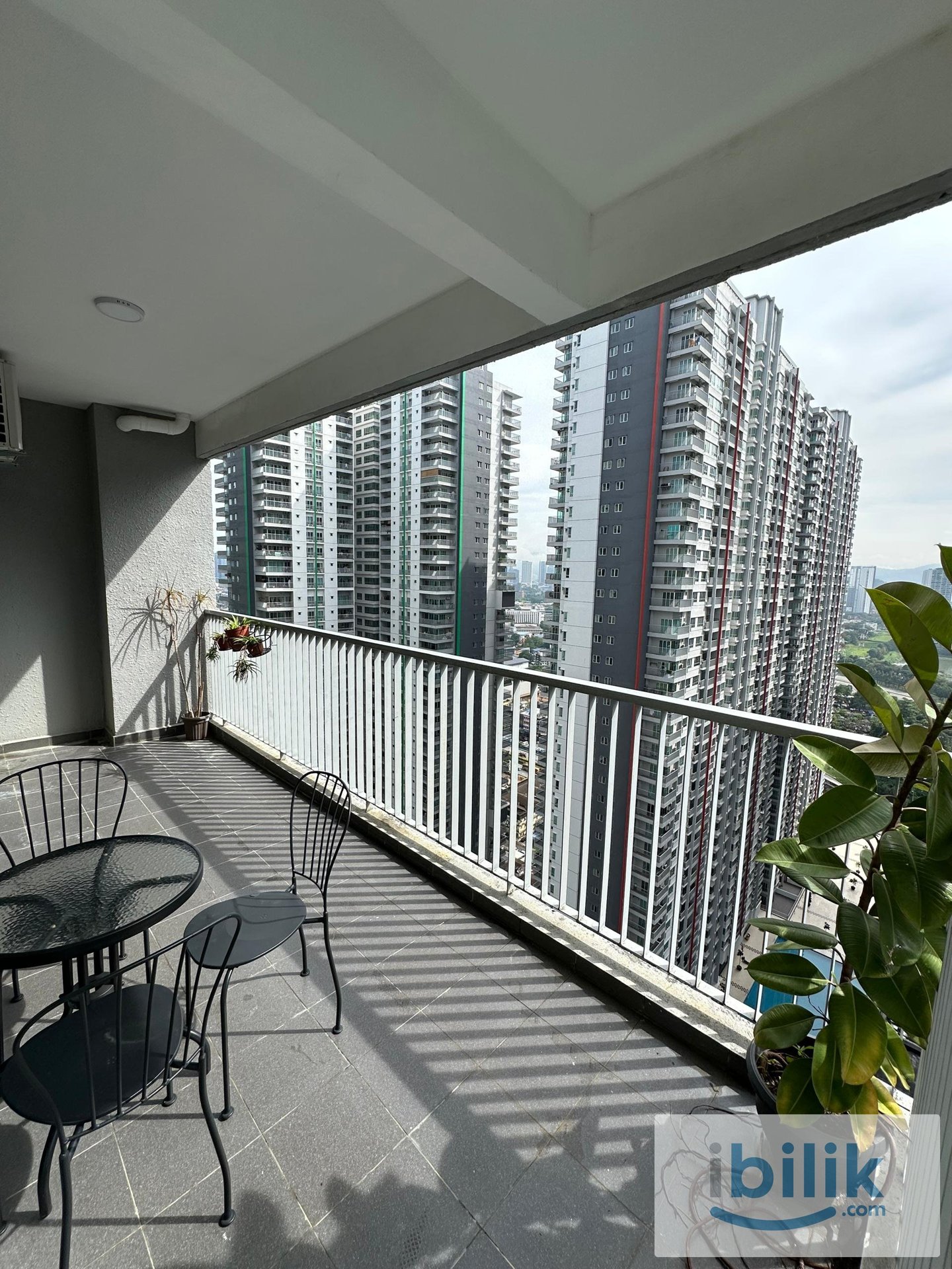 Affordable middle room with private bathroom at KL city centre - Image 9