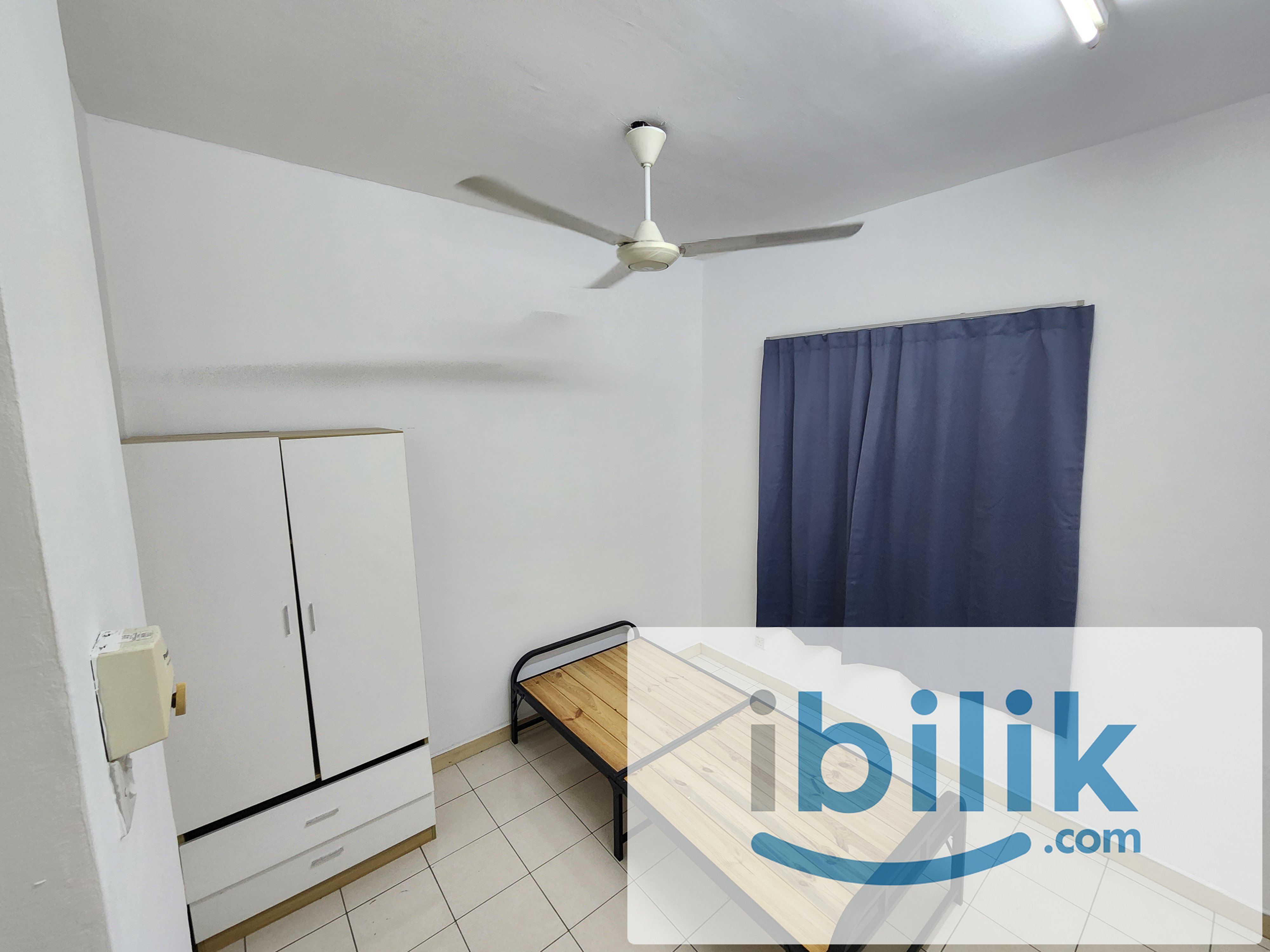 10-2 / Medium room - Image 4