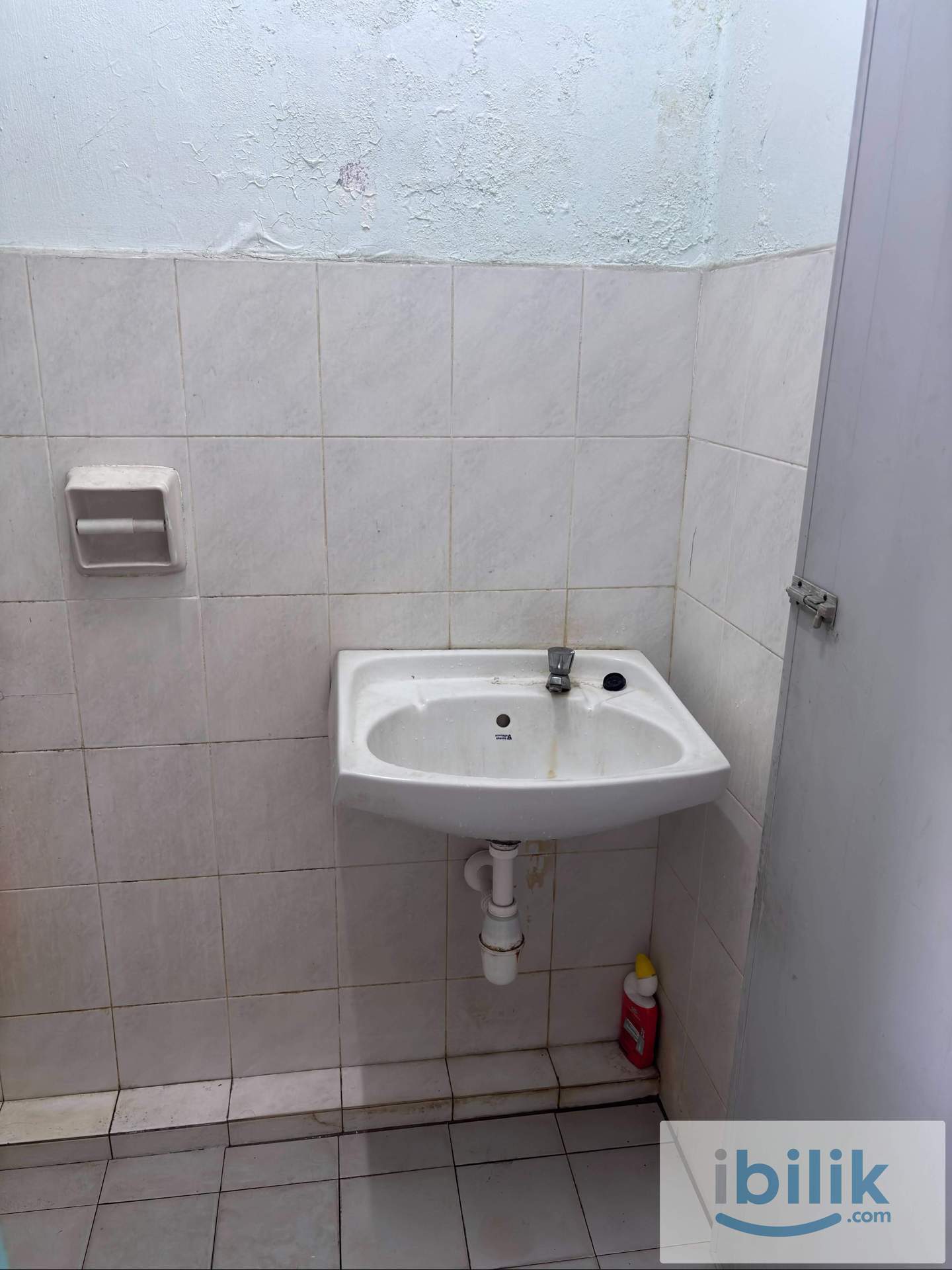 Budget Single/ Small Room for rent - Image 6
