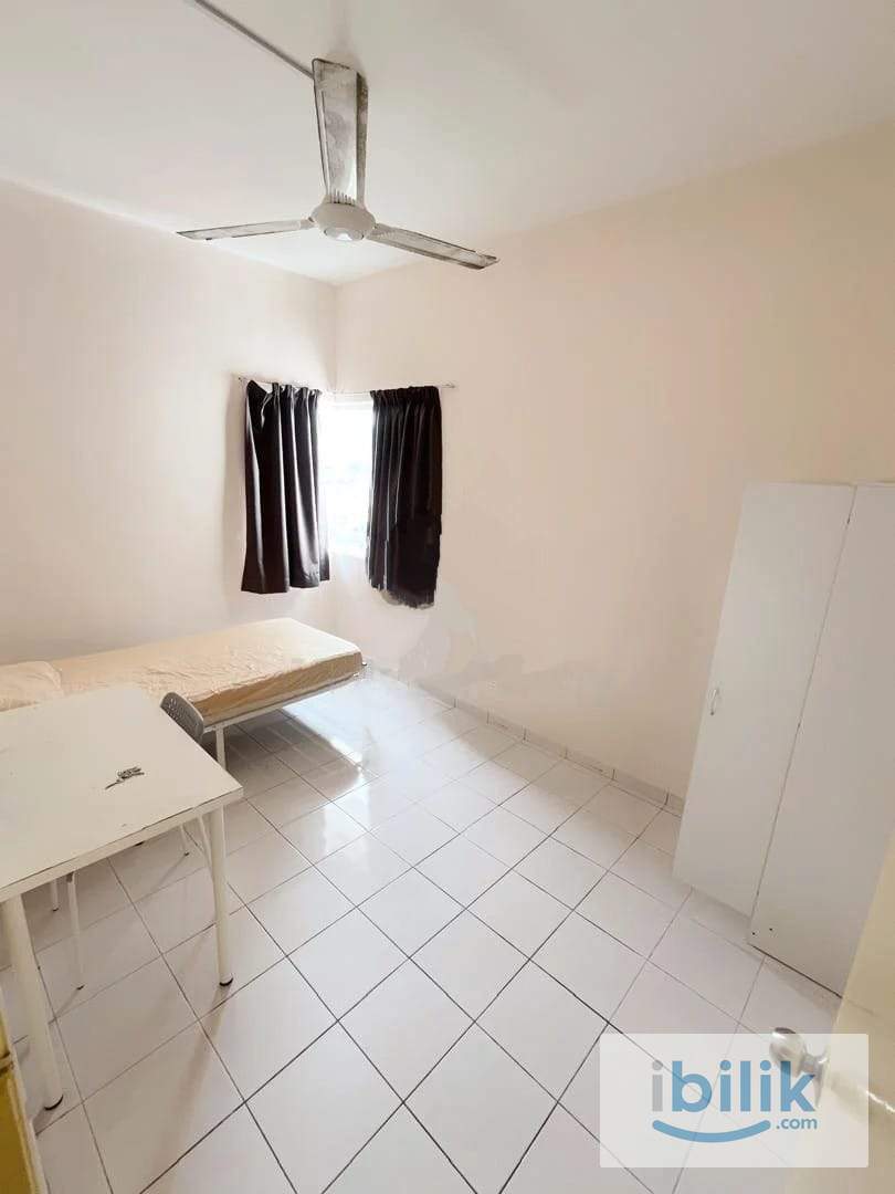 💎 NOT A PRISON! Spacious Queen Room @ Wangsa Metroview - Image 1
