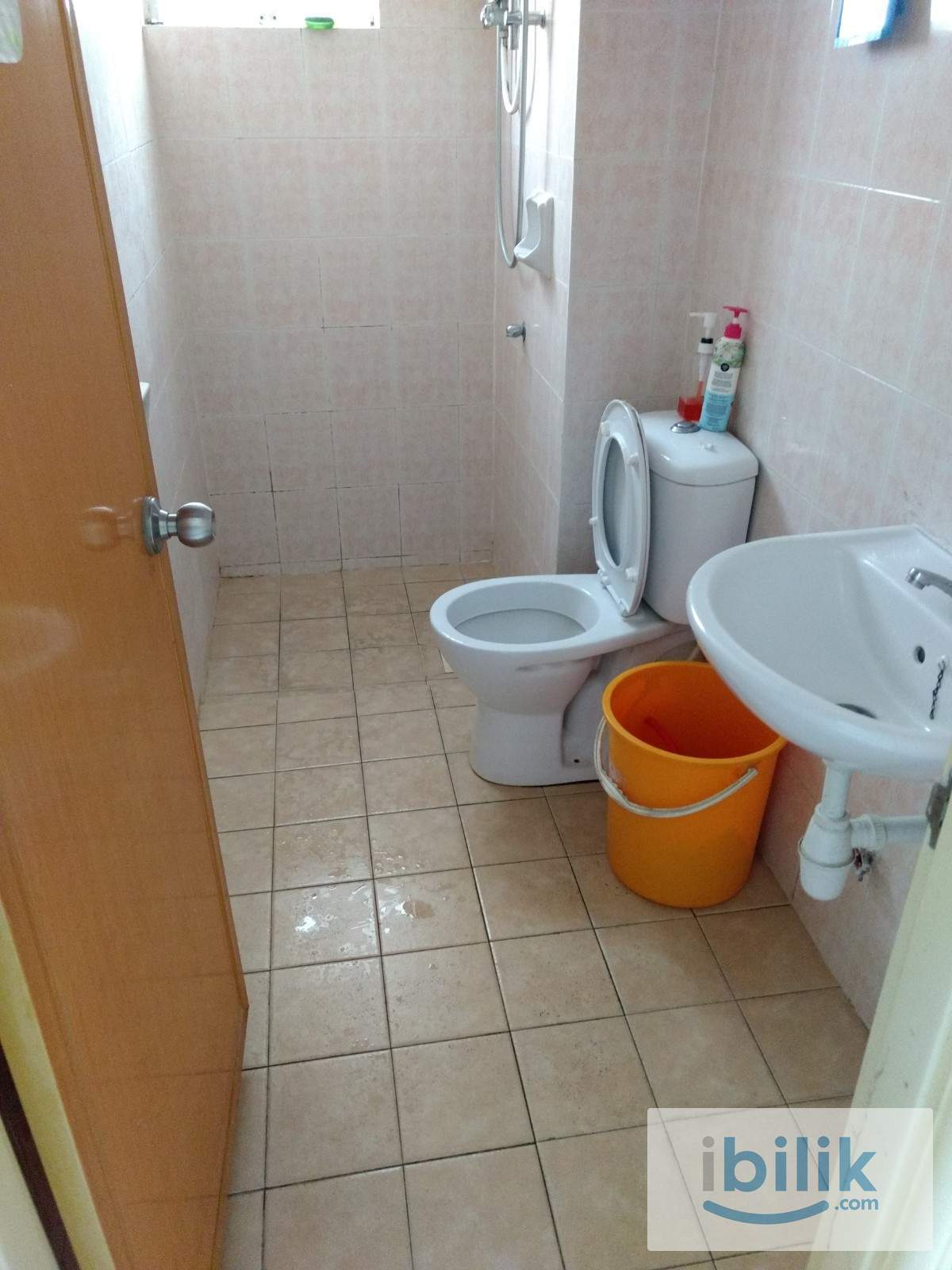 💎 NOT A PRISON! Spacious Queen Room @ Wangsa Metroview - Image 3