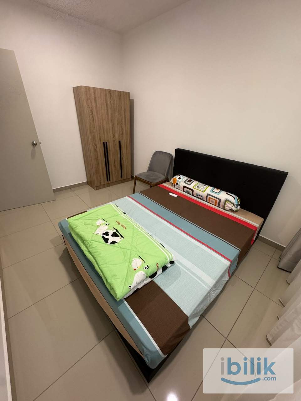 Medium Room fully furnish - Image 1