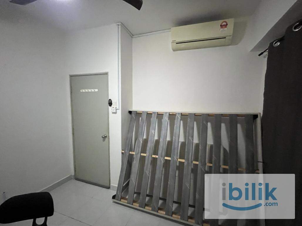 Mid size apartment room with a shared apartment utilities on top of a mall - Image 3