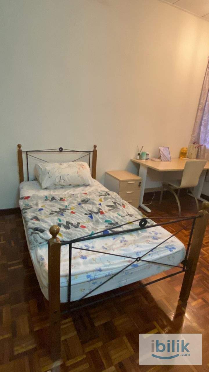 Spacious room at Bandar Utama 4, near to MRT bandar Utama - Image 4