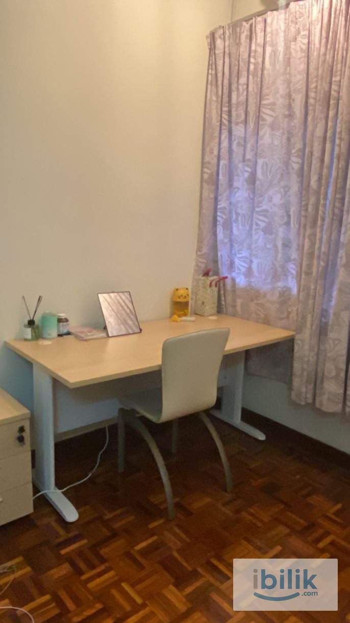 Spacious room at Bandar Utama 4, near to MRT bandar Utama - Image 1
