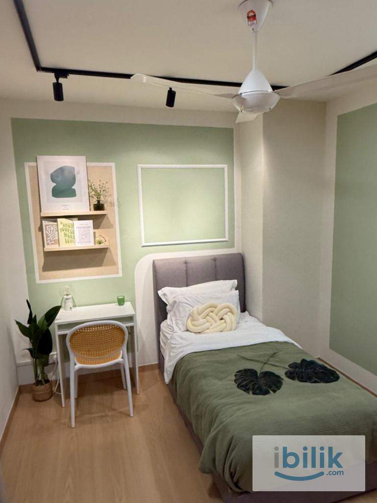 Middle Room  - Image 1