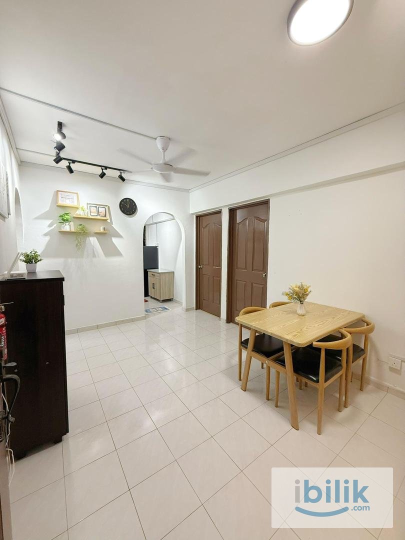 Cozy Female Premium Single Room - Image 3