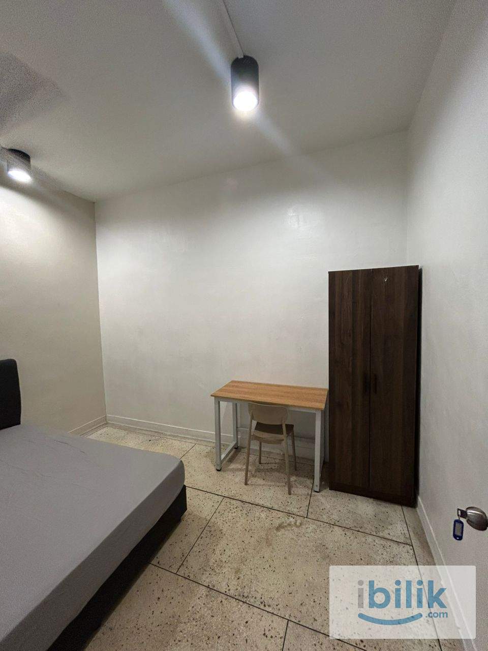 10MINS TO CIQ, LOW DEPO, FULLY FURNISHED - Image 3