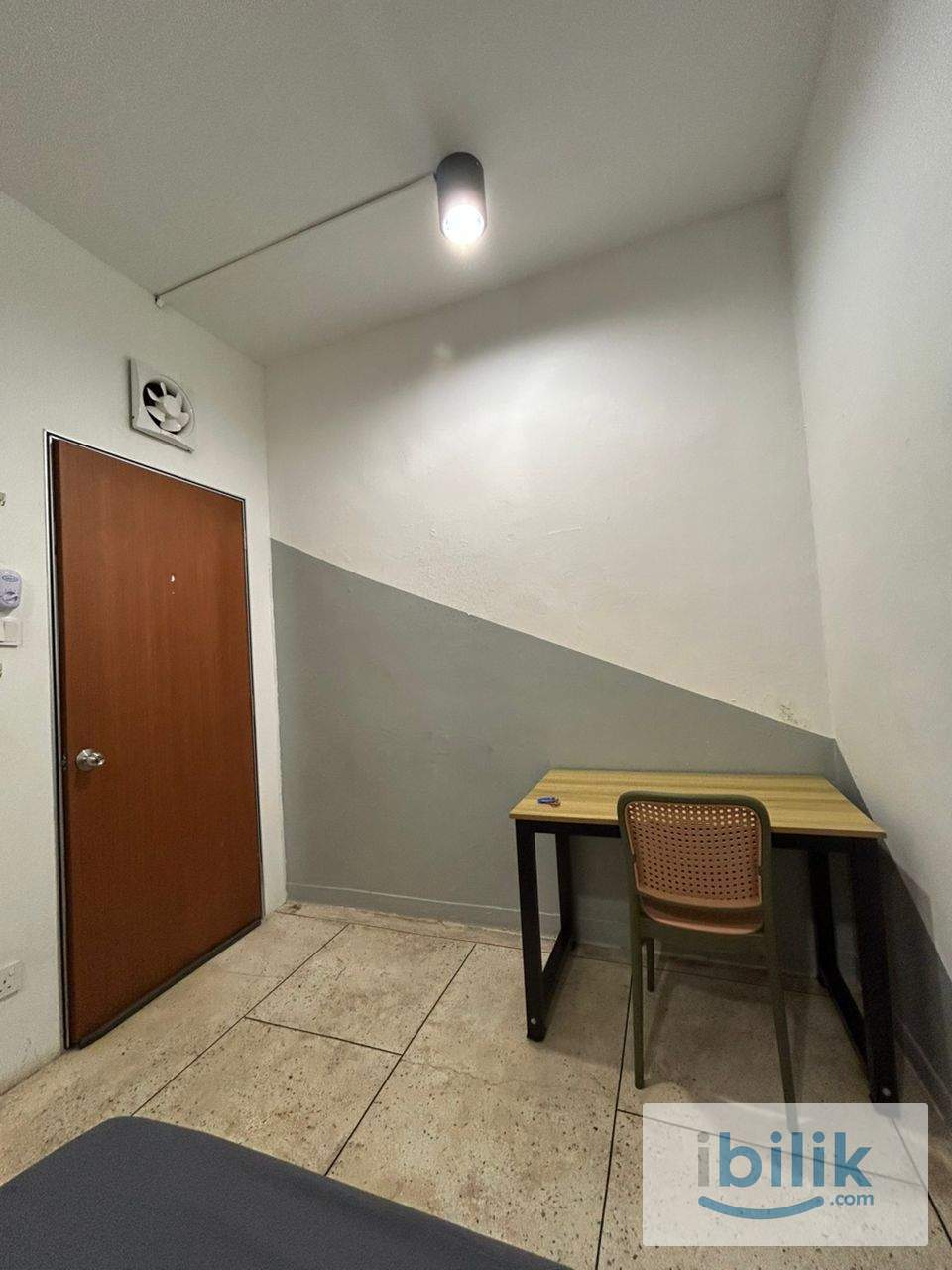 10MINS TO CIQ, LOW DEPOSIT, FULLY FURNISHED - Image 1