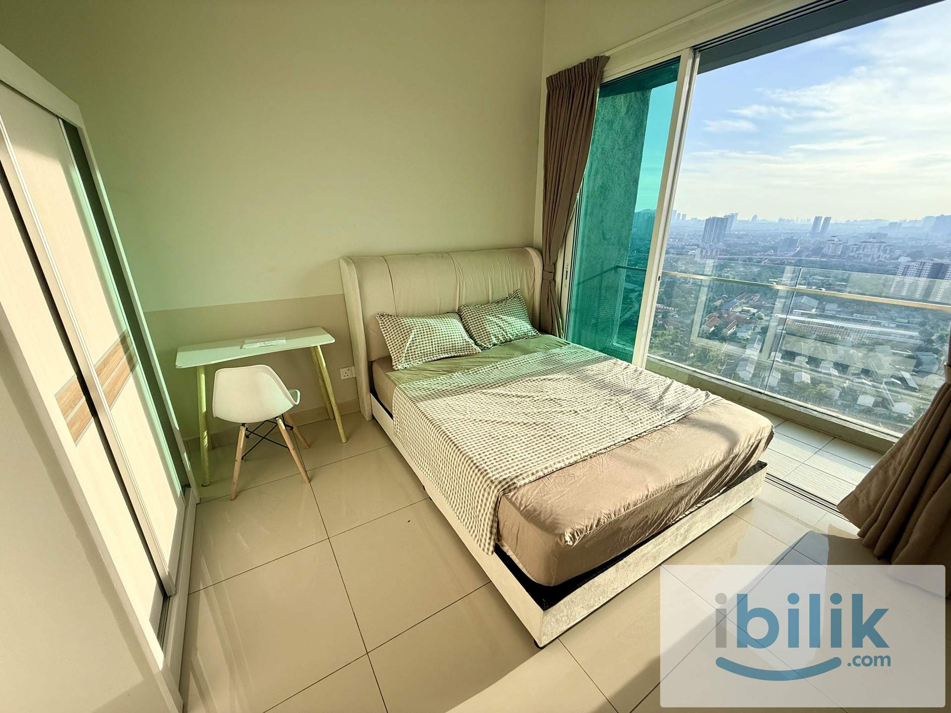 Cozy room with Private Balcony in Sentul Village Residence walk down to many shops and F&B - Image 2