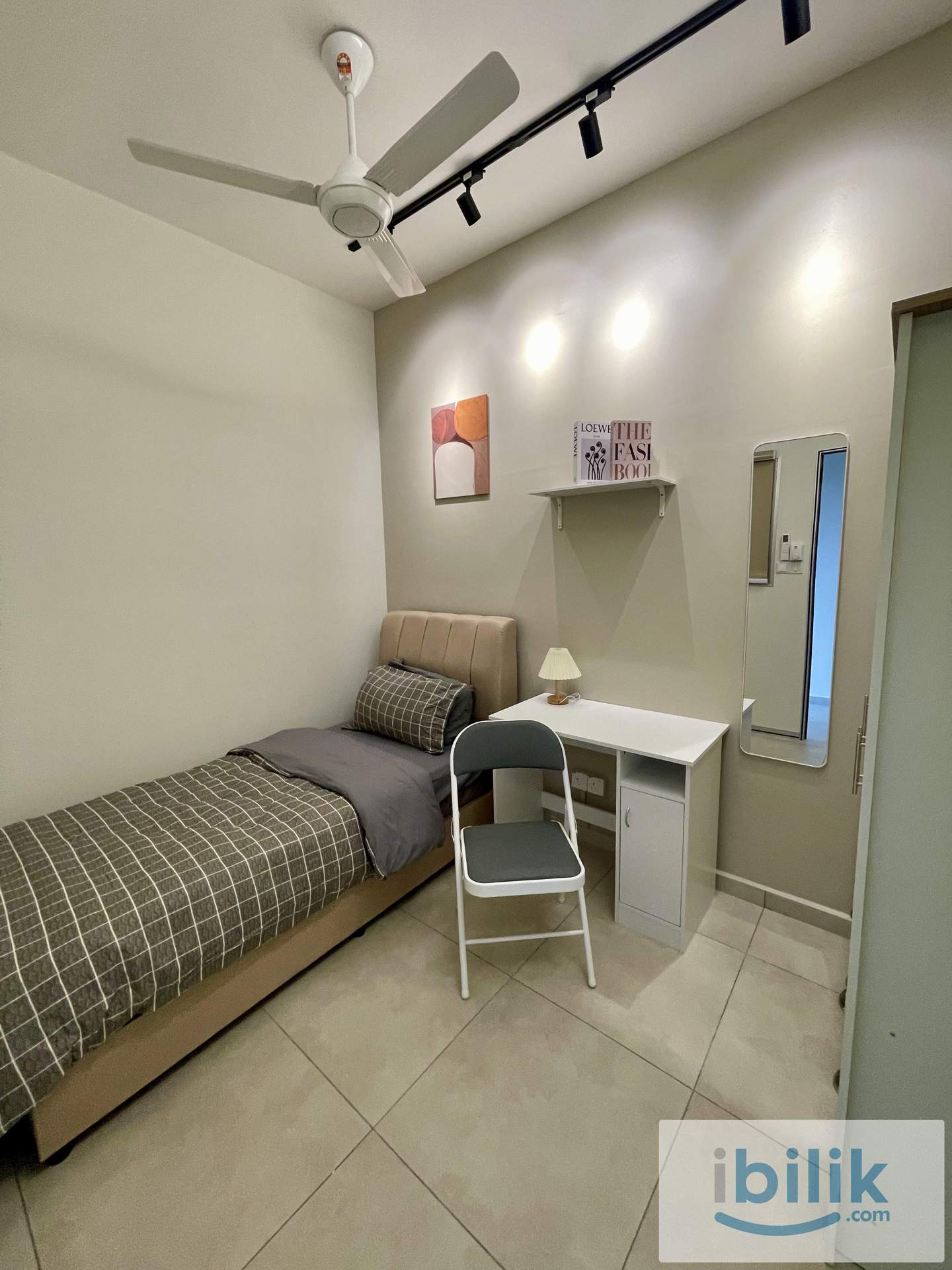 Cozy Room [Female only] 200m walk to MRT Putra Permai Station Seri Kembangan, Putrajaya - Image 2