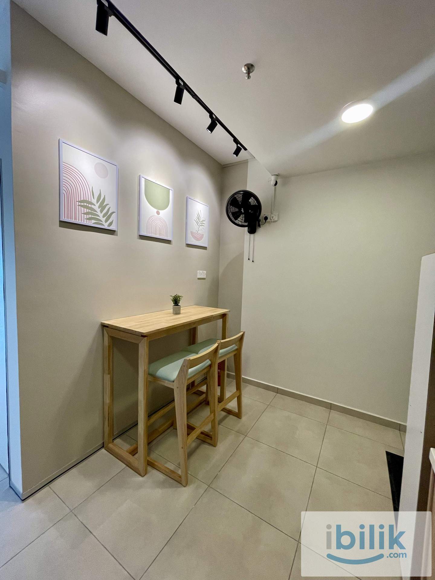 Cozy Room [Female only] 200m walk to MRT Putra Permai Station Seri Kembangan, Putrajaya - Image 3