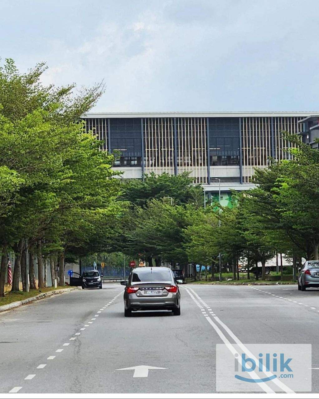 Cozy Room [Female only] 200m walk to MRT Putra Permai Station Seri Kembangan, Putrajaya - Image 9