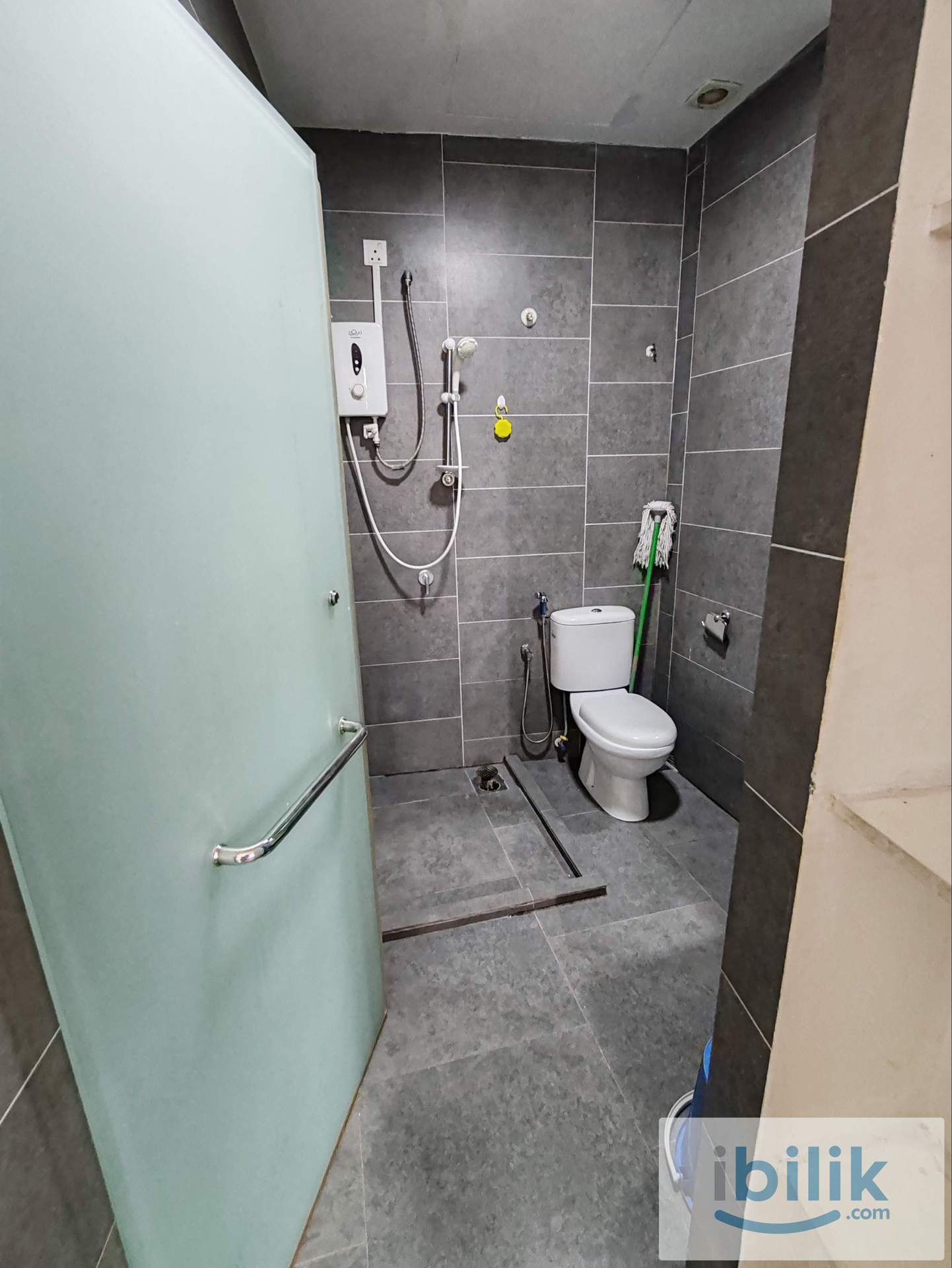 Studio fully furnished with washer - Image 3