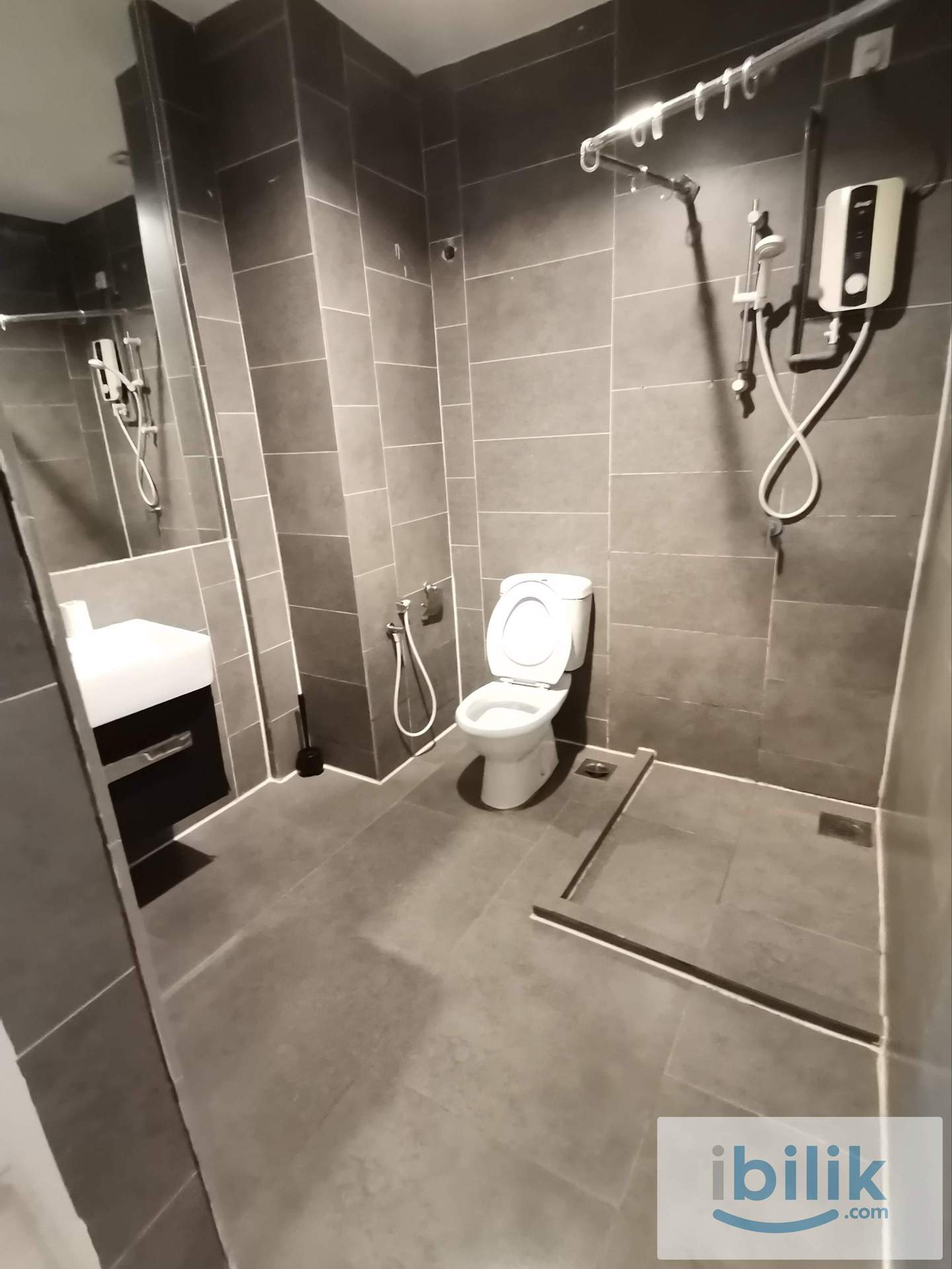 empire damansara studio fully furnished - Image 5