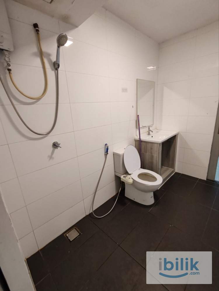 Empire city studio fully furnished for rent - Image 6