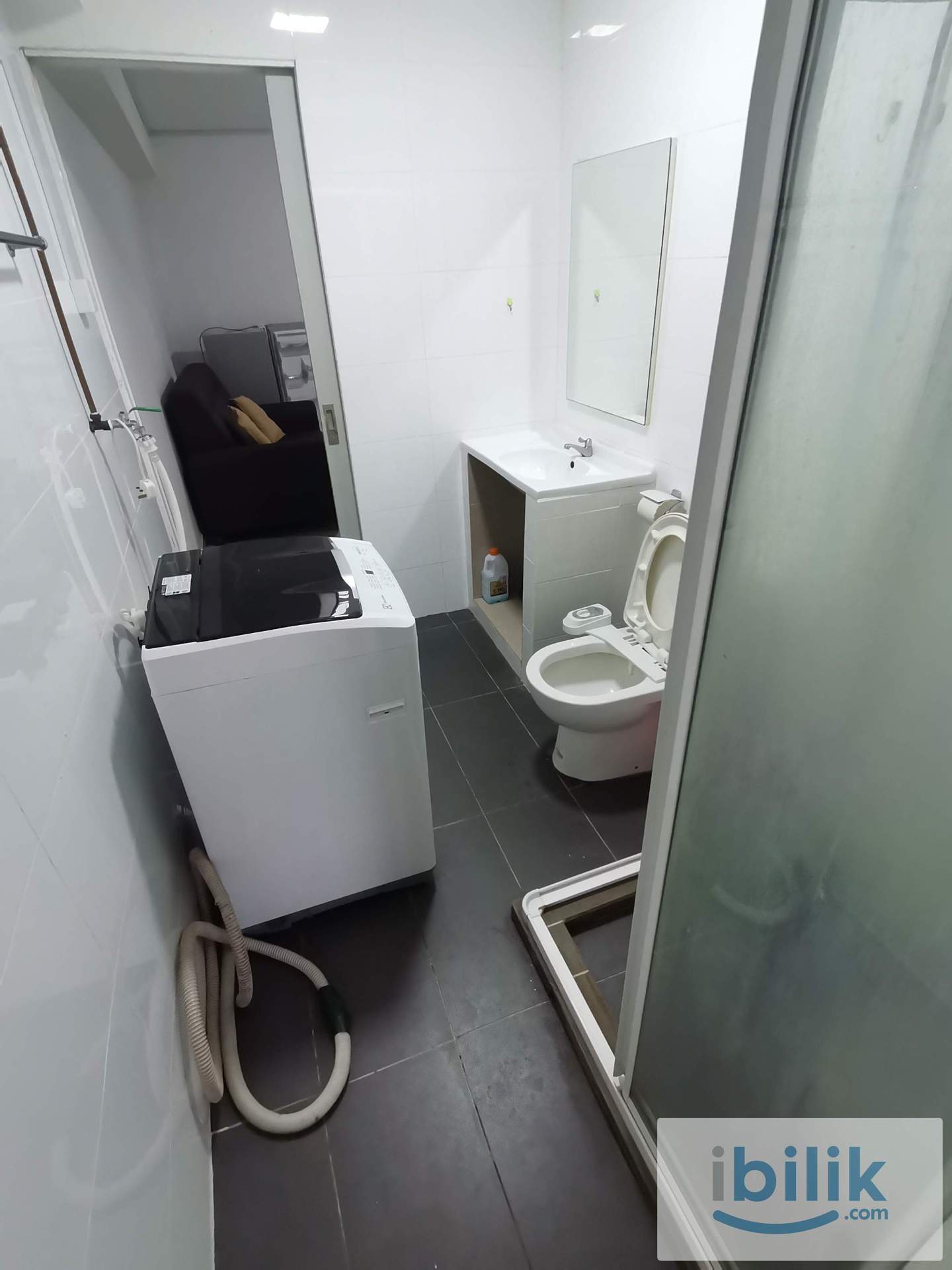 Empire city studio fully furnished ready move in rm1100, season parking rm100 per month - Image 3