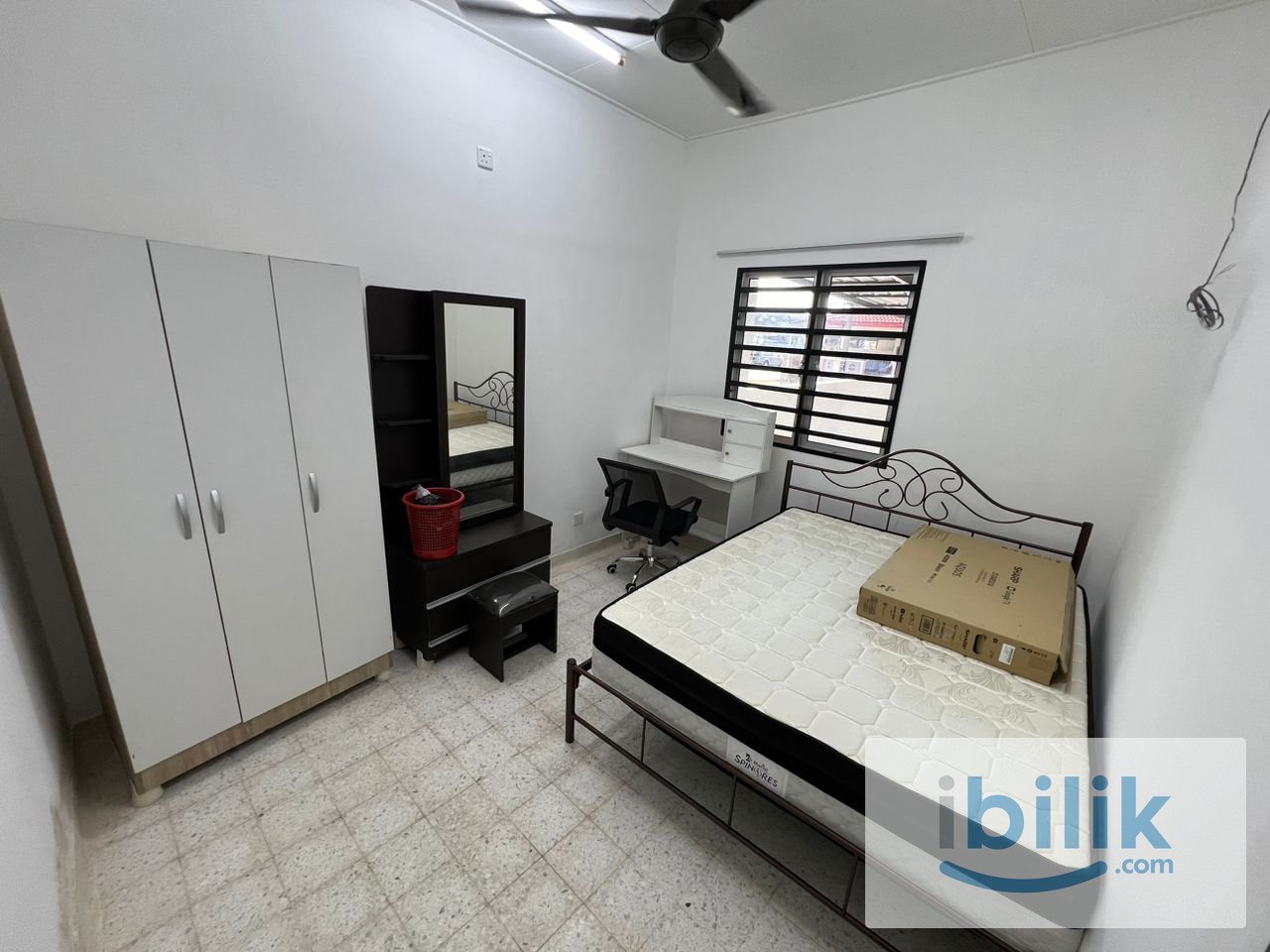 Fully furnished master room - Image 1