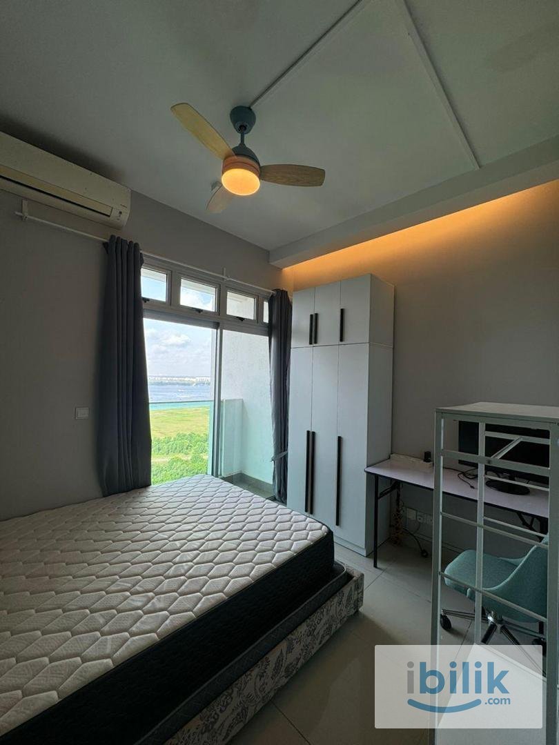 Medium Room with balcony Meridin Bayvue Masai Johor - Image 3