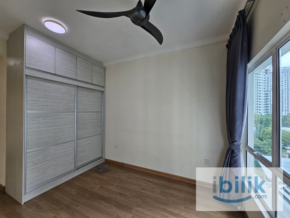 PREMIUM Spacious middle and master bedrooms [WOMEN ONLY] at Metropolitan Square Damansara Perdana  - Image 3