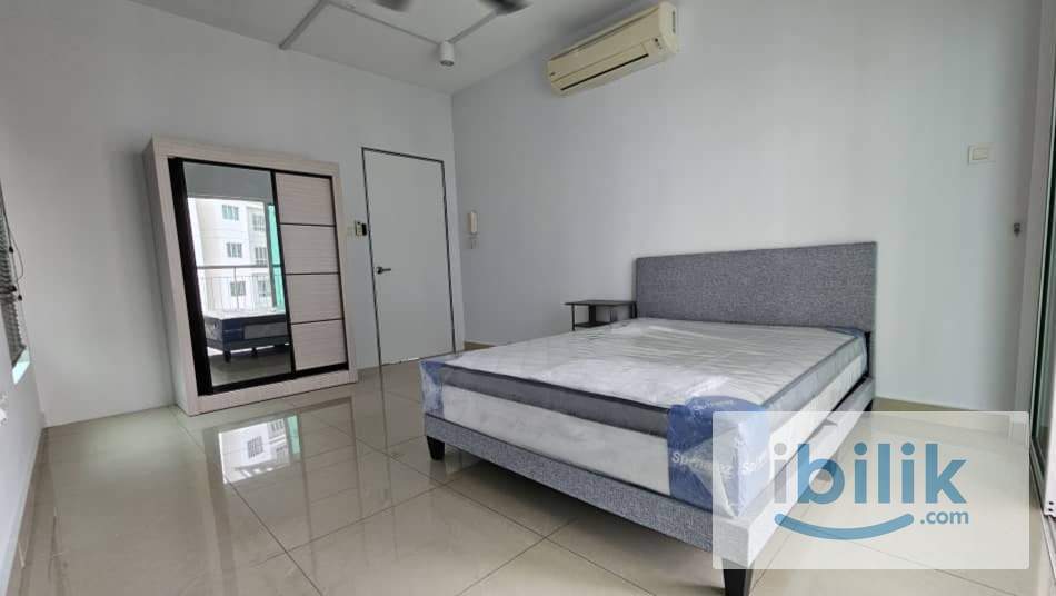 [FEMALE ONLY] Balcony Bedroom with HALAL ONLY kitchen [WIFI & CLEANING INCLUDED] - Image 3
