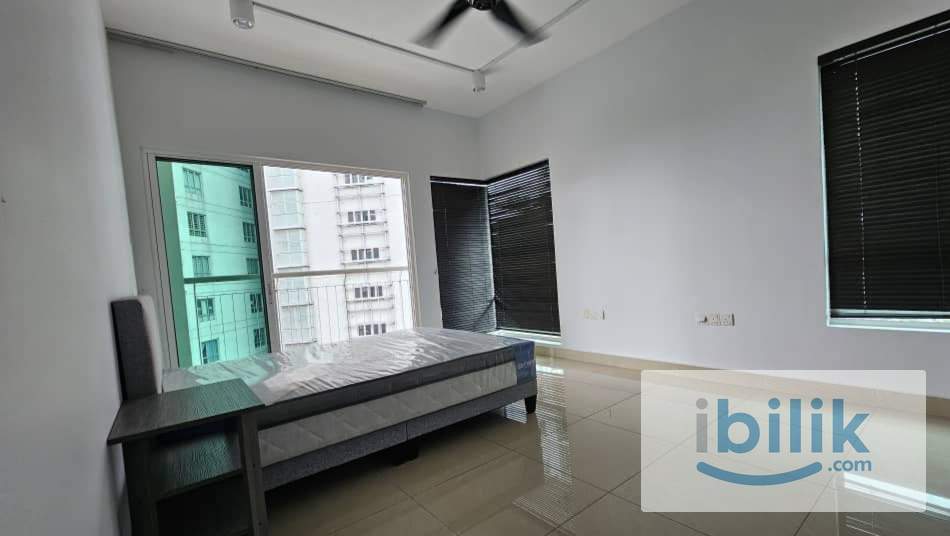 [FEMALE ONLY] Balcony Bedroom with HALAL ONLY kitchen [WIFI & CLEANING INCLUDED] - Image 5