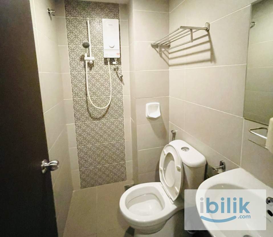 Master, AirCon Hot Bath, Fully Furnish House at Bukit Serdang, Seri Kembangan - Image 4