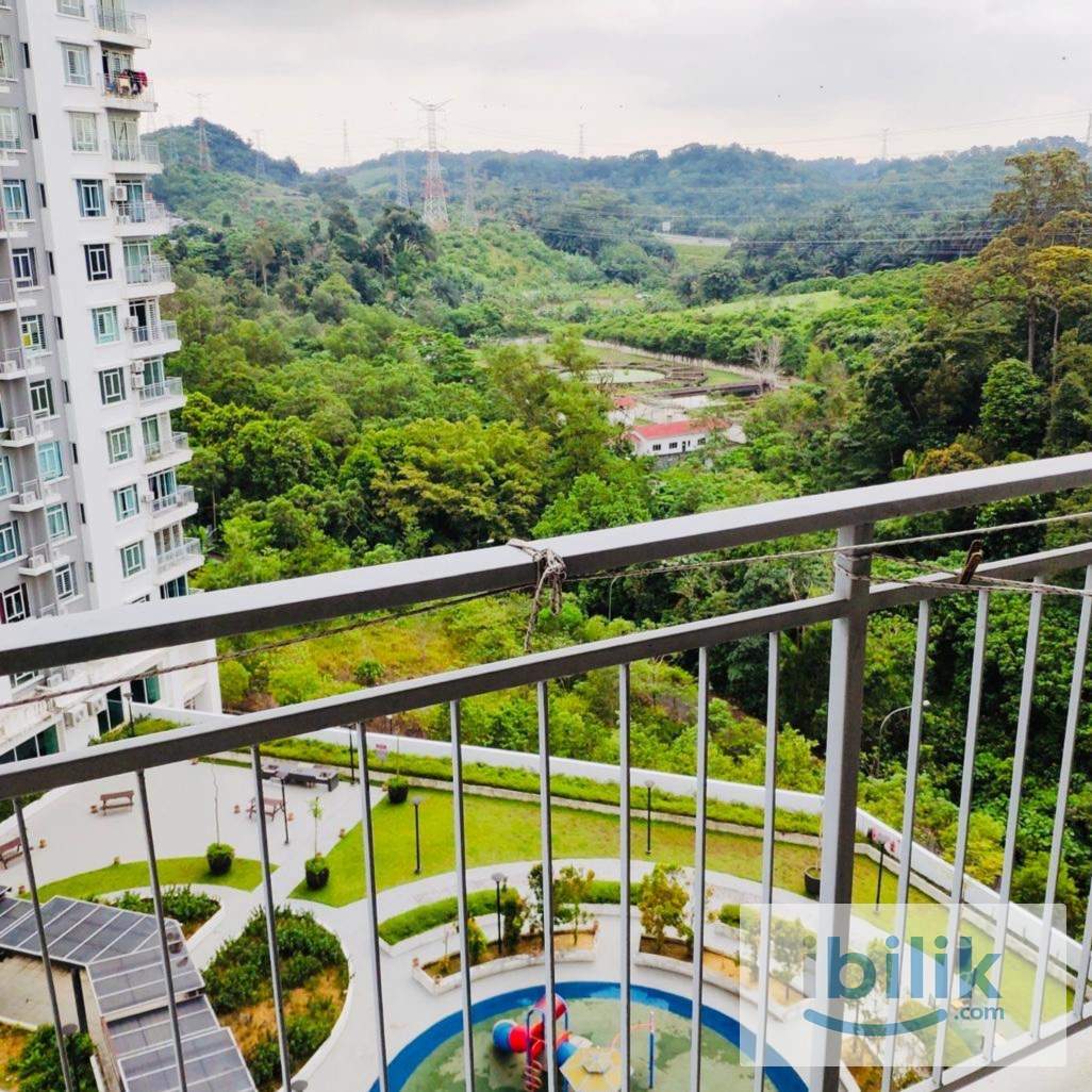 Equine Park: Condo. Middle Room AirCon. Bus to MRT, Springville				 - Image 3