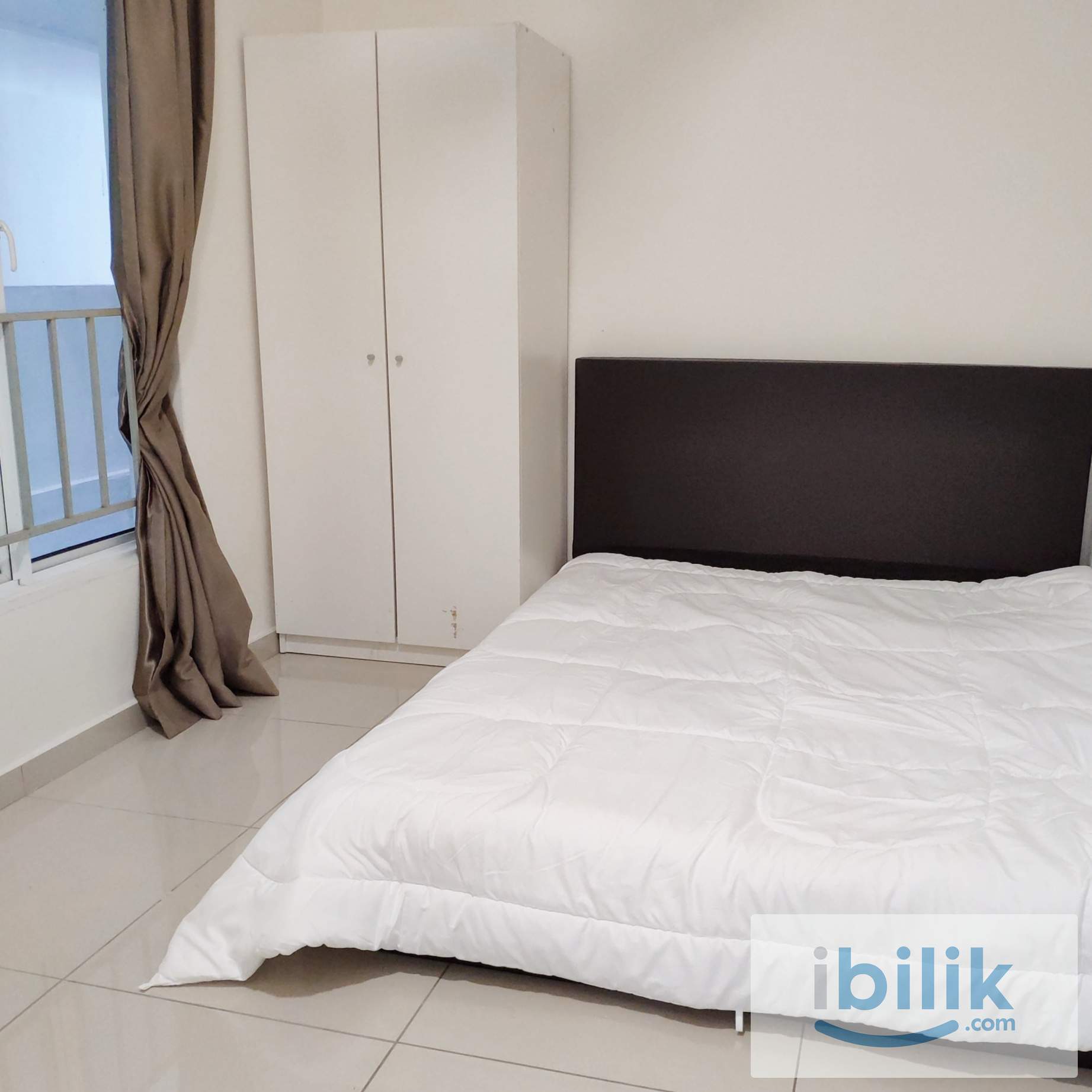 Equine: Middle A/C Room, Bus to MRT, Springville Residence	 - Image 1