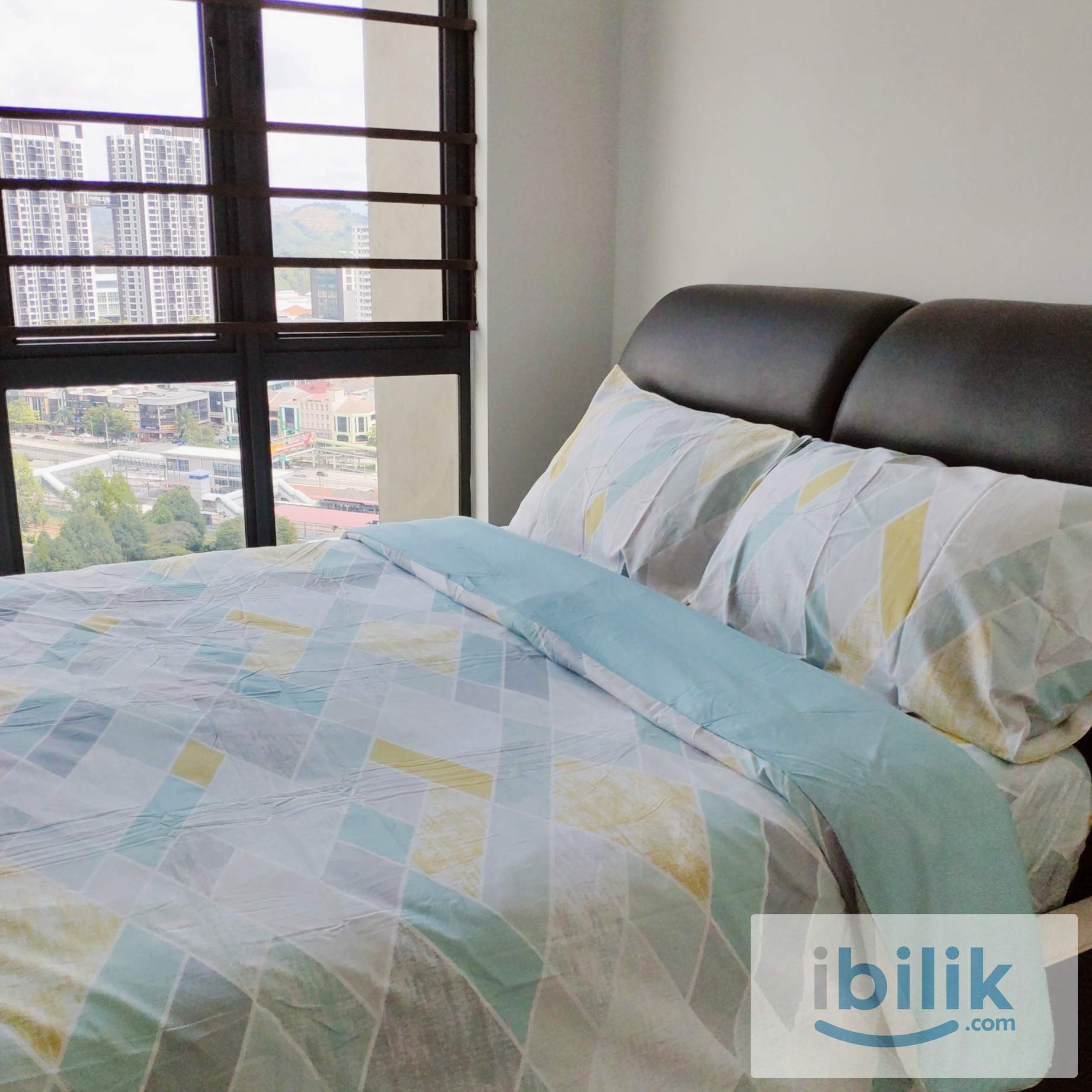 Free 1st Month. Master, AirCon, Own Bathroom. Bus to UPM / MRT, Univ 360 - Image 1