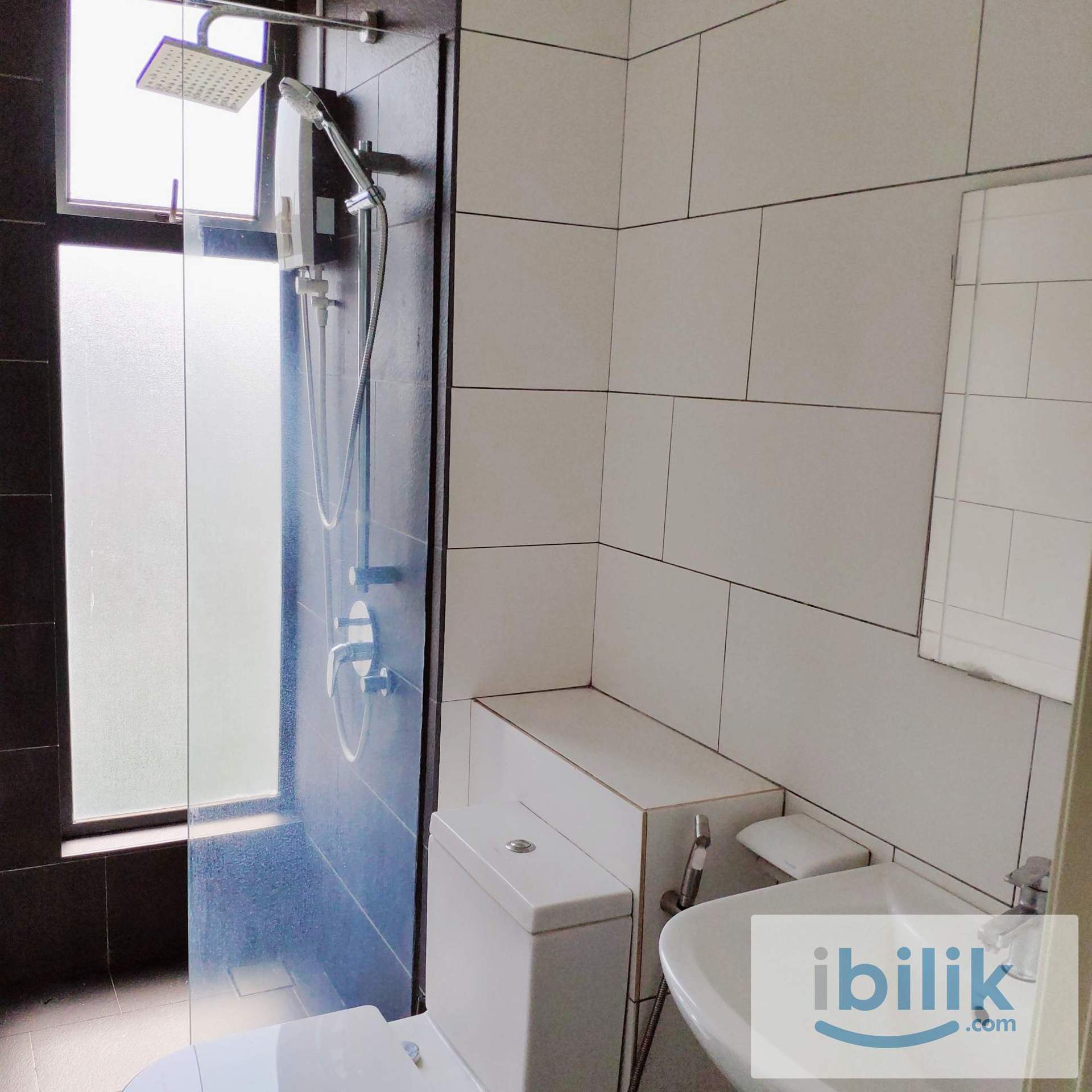 UPM: Middle Room, Pool View, AirCon Hot Bath, Bus to MRT, Univ 360 - Image 2