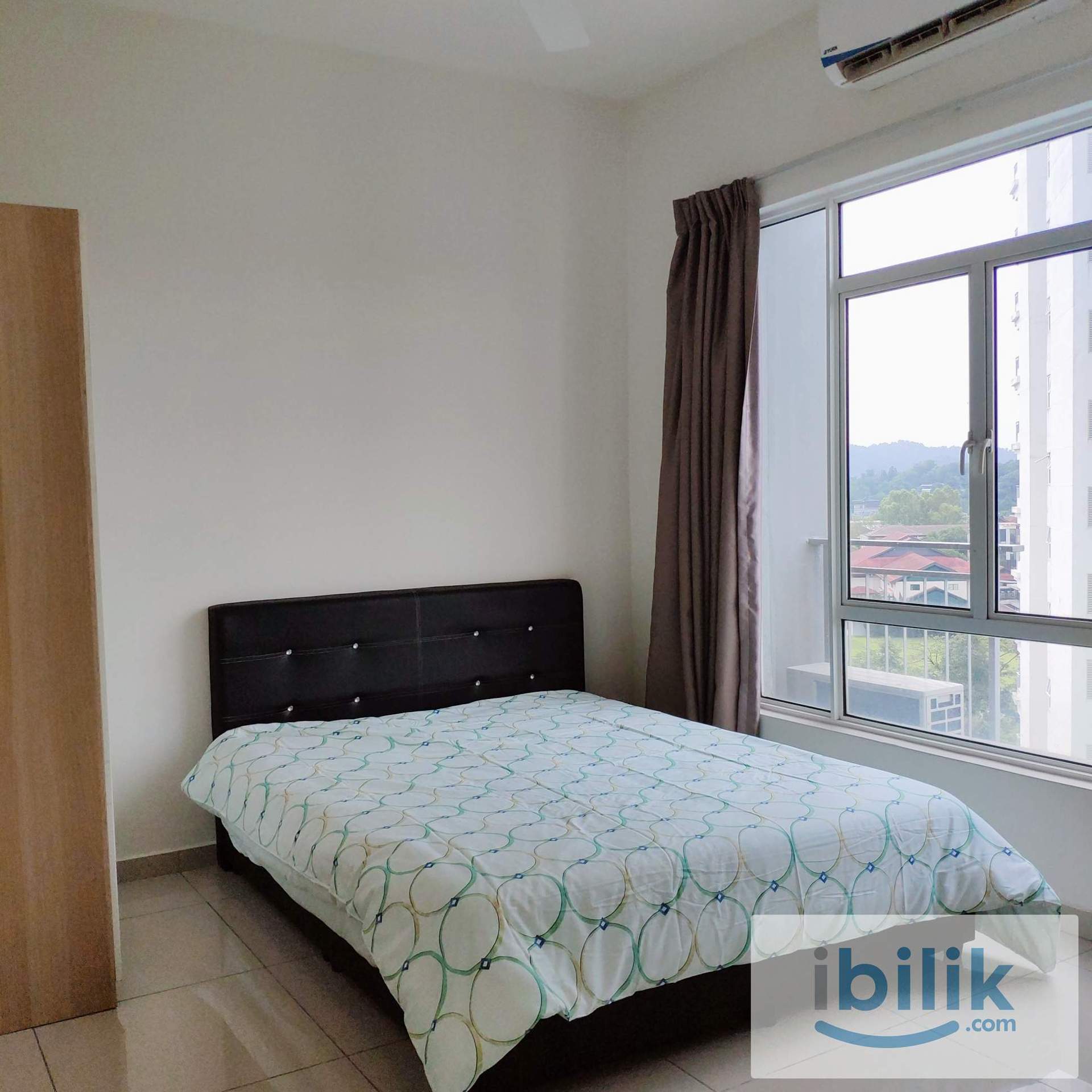Equine Park. Master Room A/C Hot Bath, Bus to MRT. Springville - Image 1