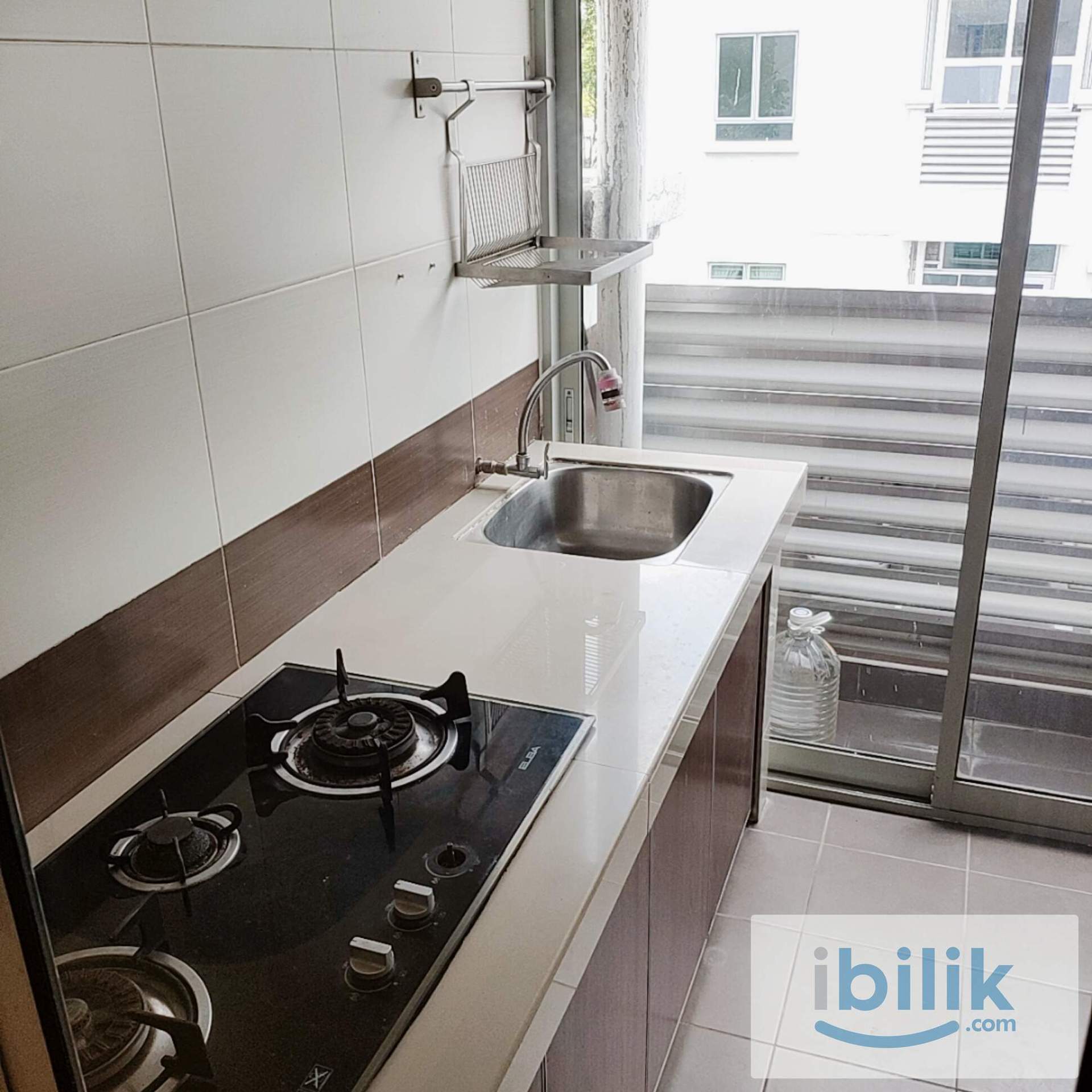 Middle Room A/C Hot Bath, near Olive Hill, UPM MRT. Bayan Villa - Image 7