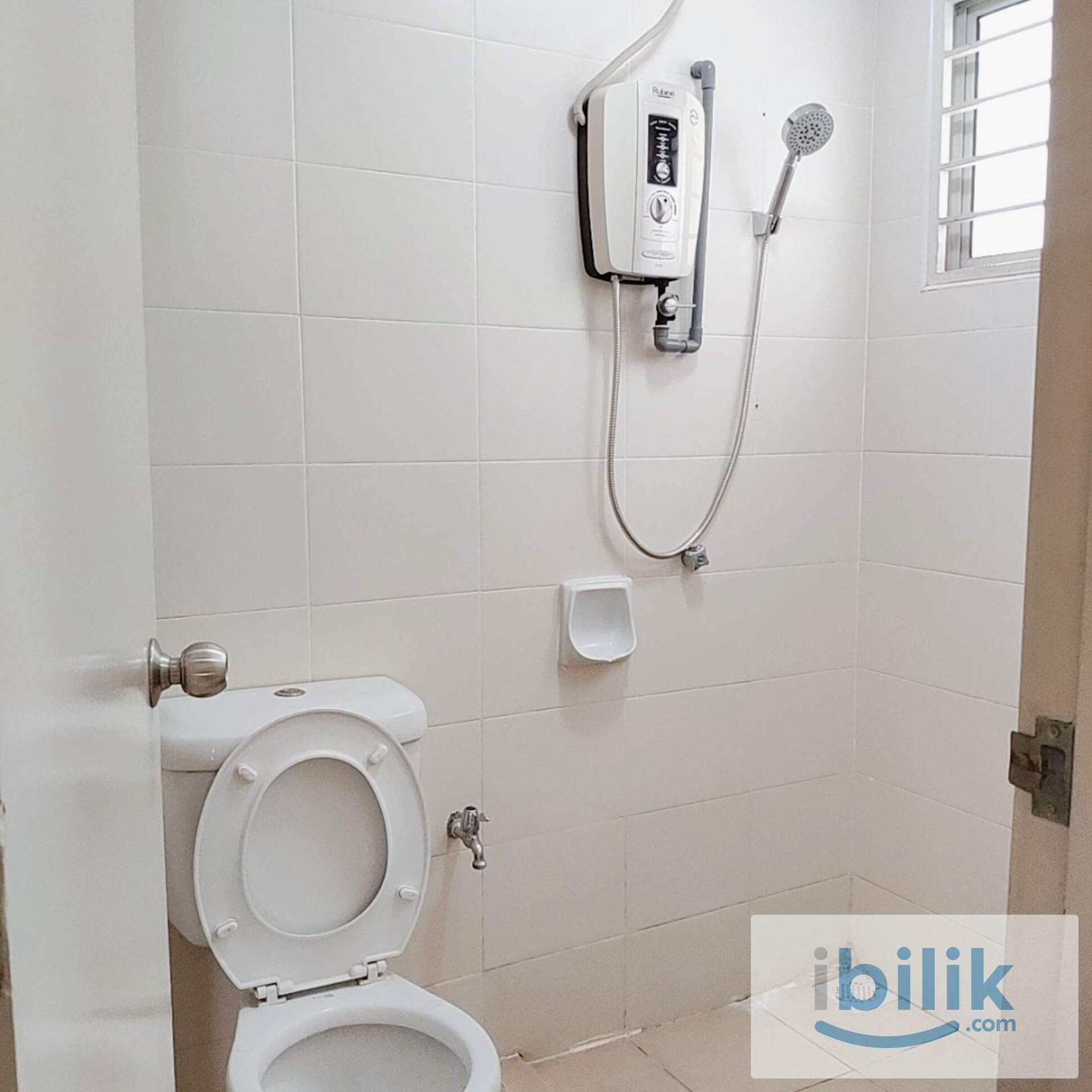 Free 1st Month. AirCon Middle Room, Hot Bath near Olive Hill, MRT UPM, Bayan Villa - Image 7