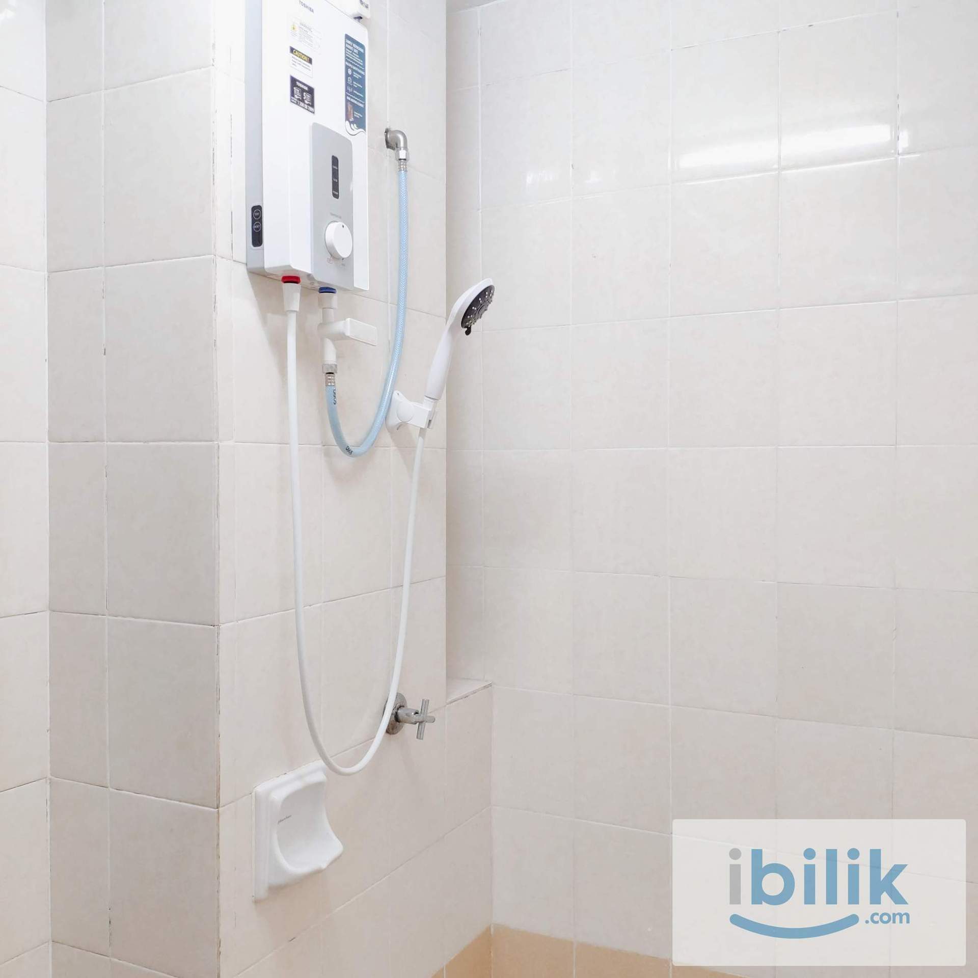 Free 1st Month. Olive Hill. Middle Room, Car Driving, Aman Heights, Bukit Serdang - Image 6