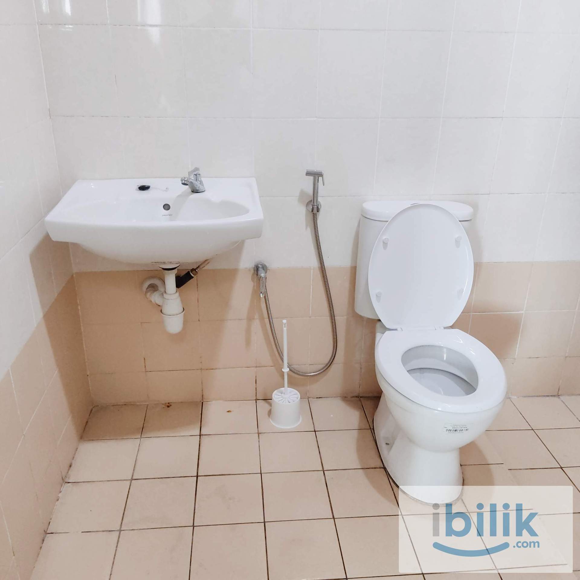 Condo, Free Park Outside. A/C Middle Room near Olive Hill, Aman Heights - Image 6