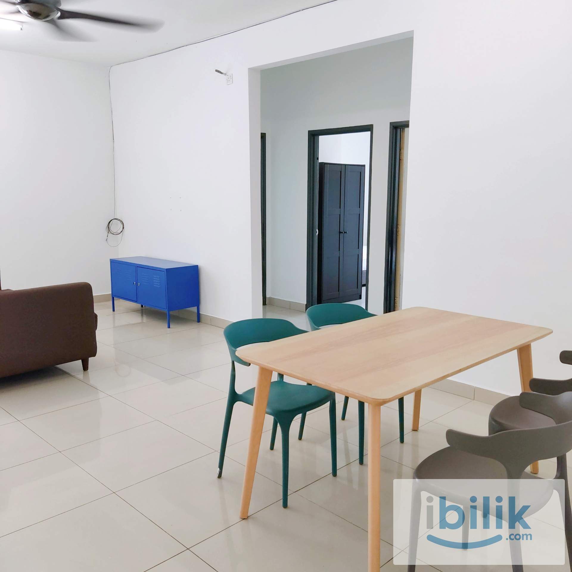 Condo - Bus Ride to MRT Middle Room, Fan Only, Aman Heights Bukit Serdang - Image 3