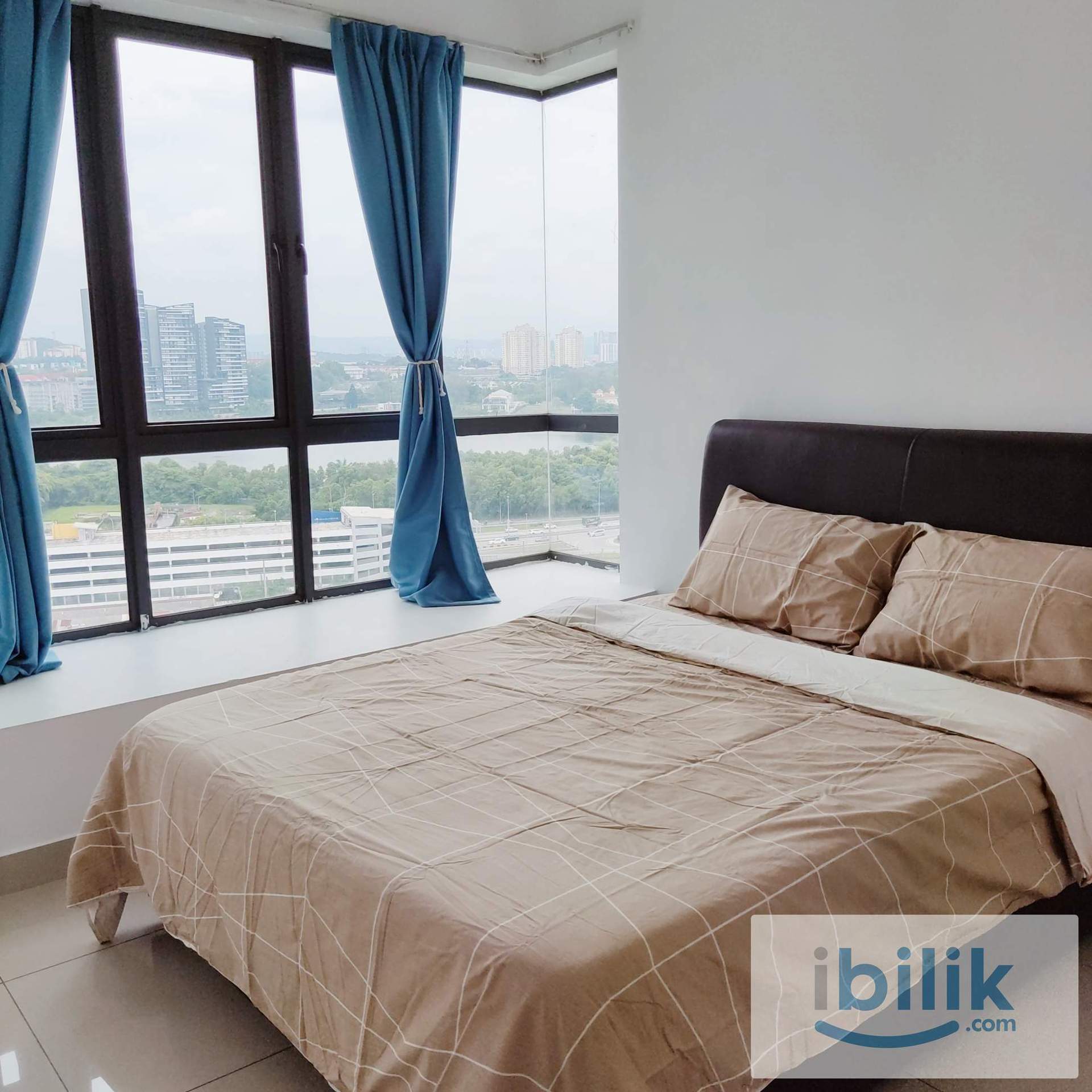 Free 1st Month. Condo Master Room, Private Bath near UPM, MRT - Image 1