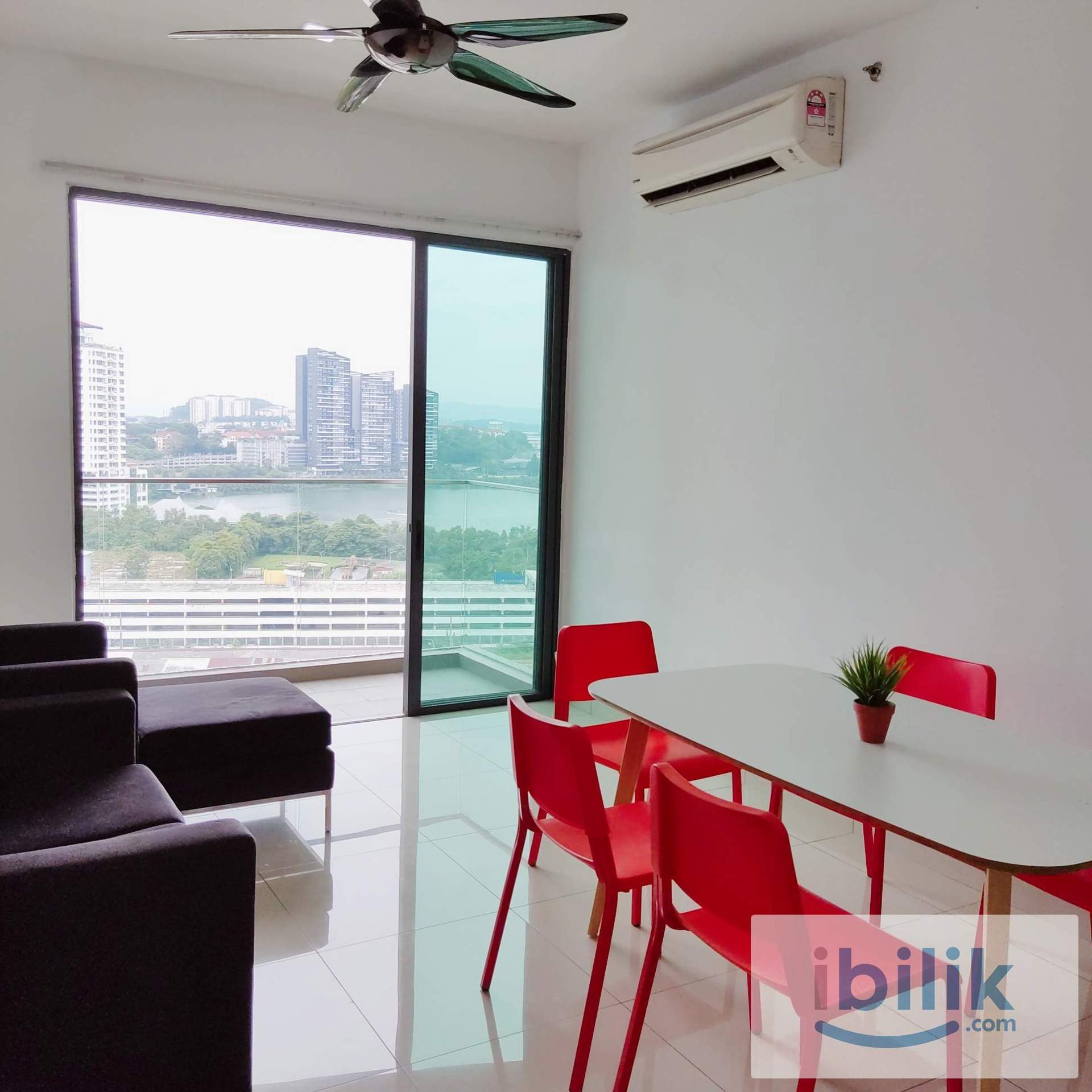 UPM: Middle Room, AirCon Hot Bath, Bus to MRT, Univ 360 - Image 2