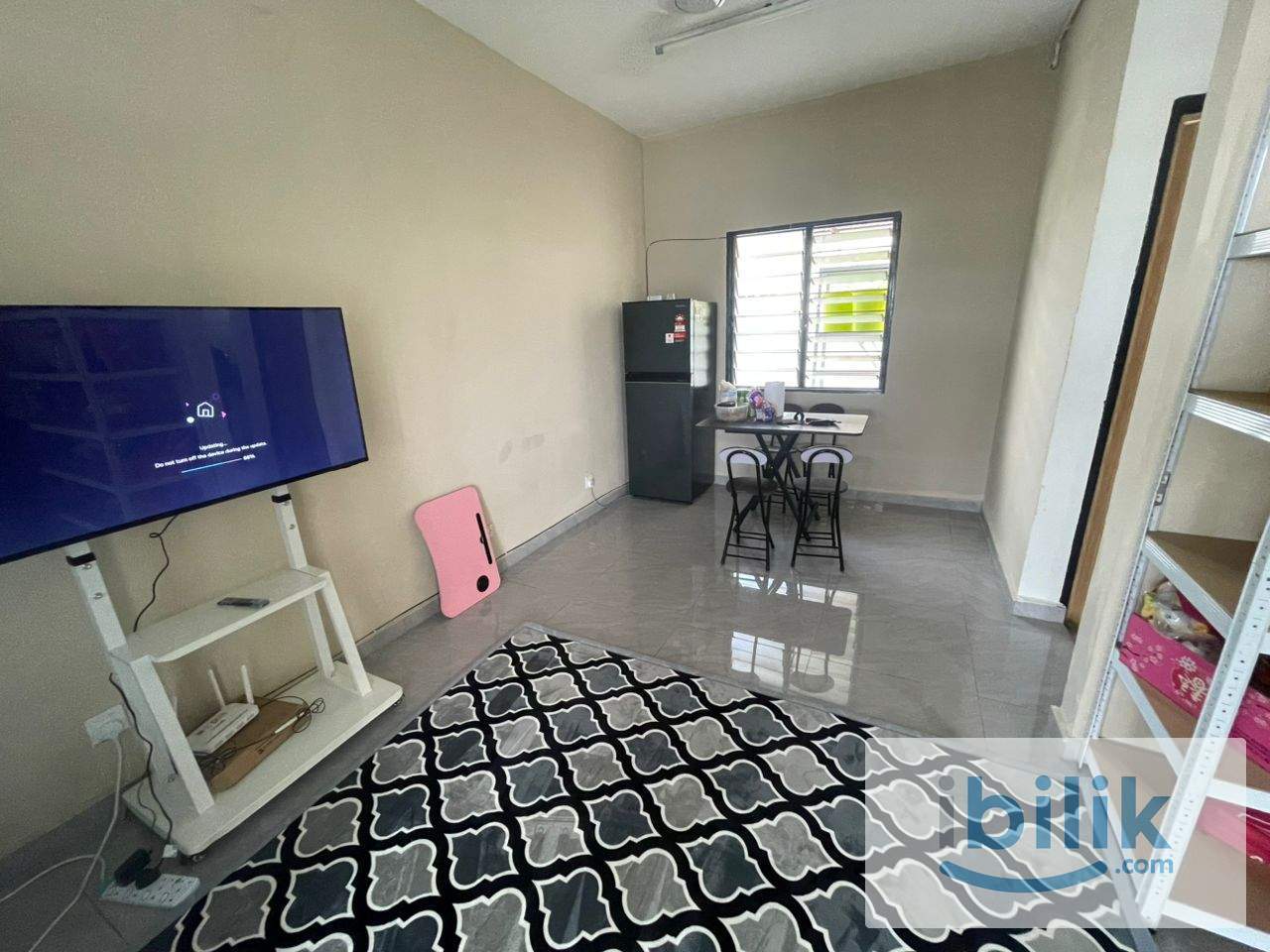 MASTER BEDROOM - Image 3